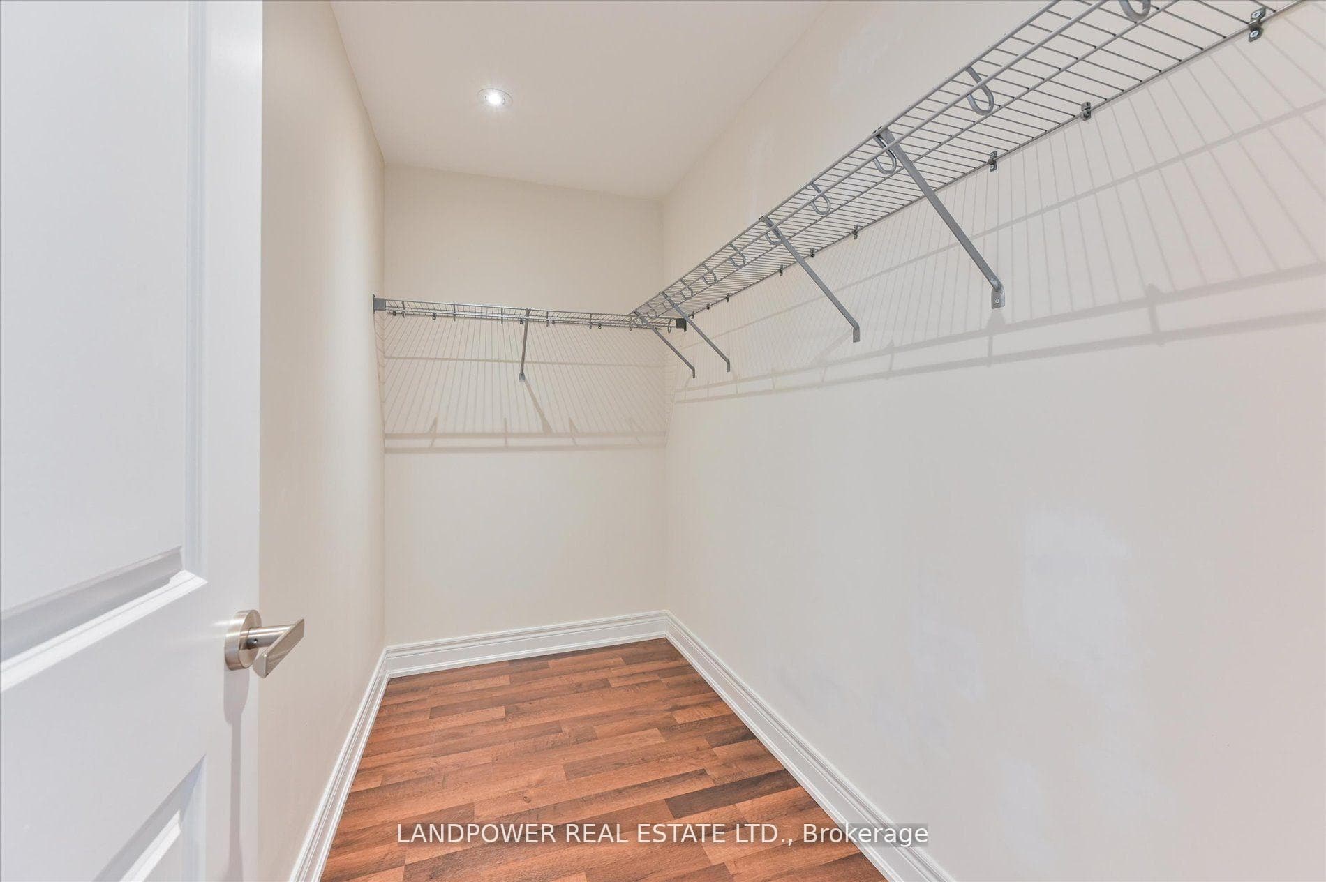 1 Mondial Crescent photo 28