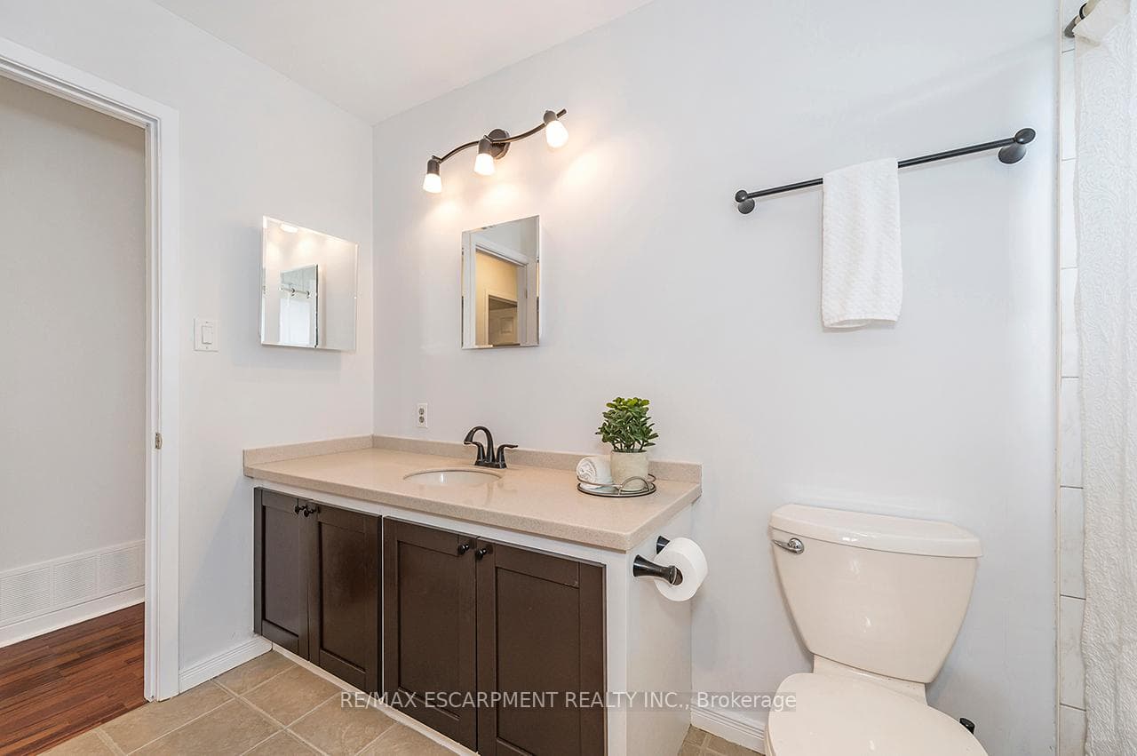 844 Hemlock Drive photo 20