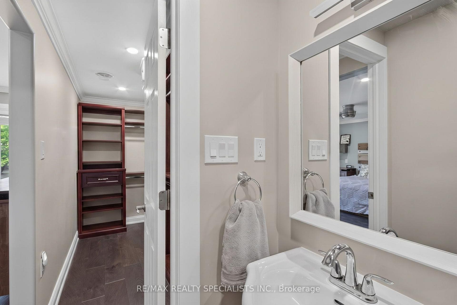 24 Regan Crescent photo 18