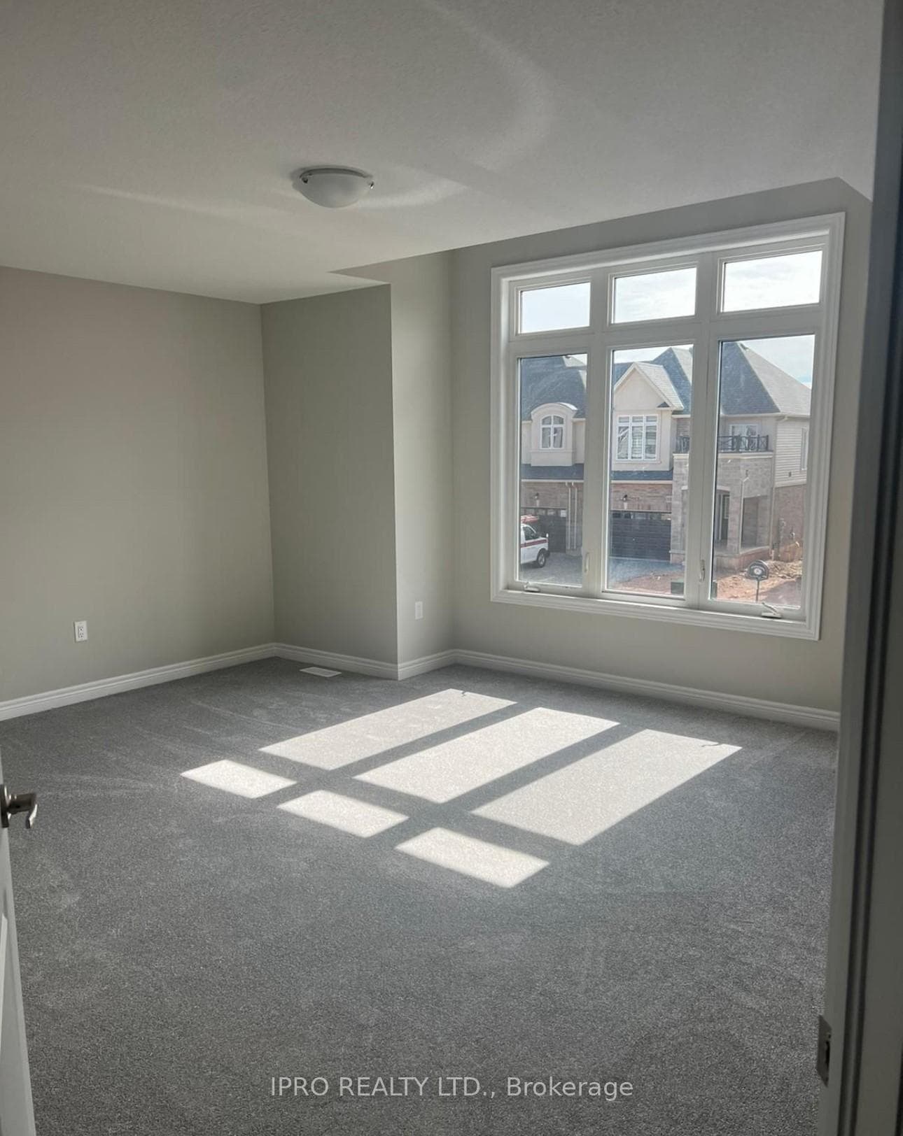 83 Pinot Crescent photo 4