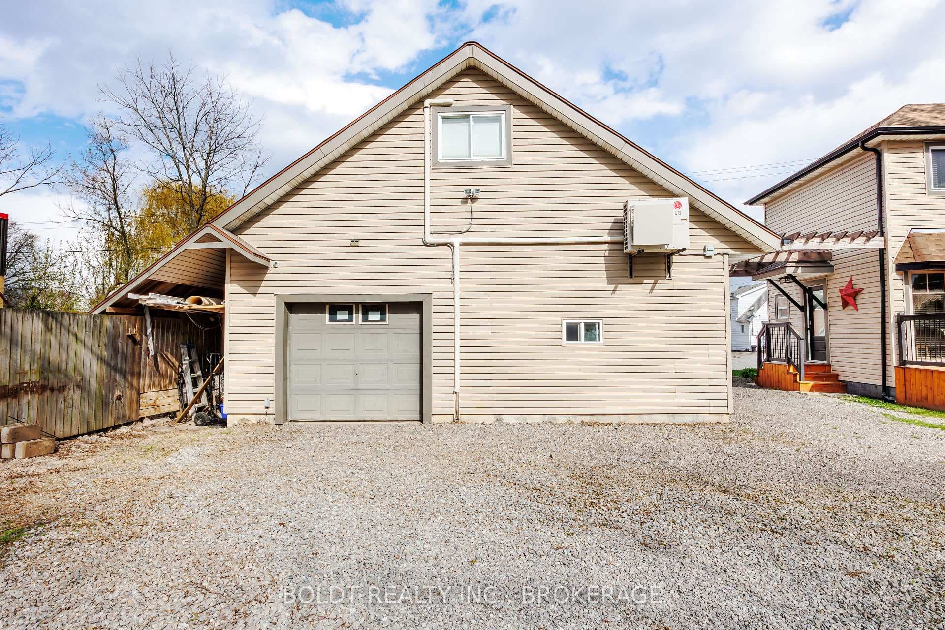 19 Patricia Avenue photo 21