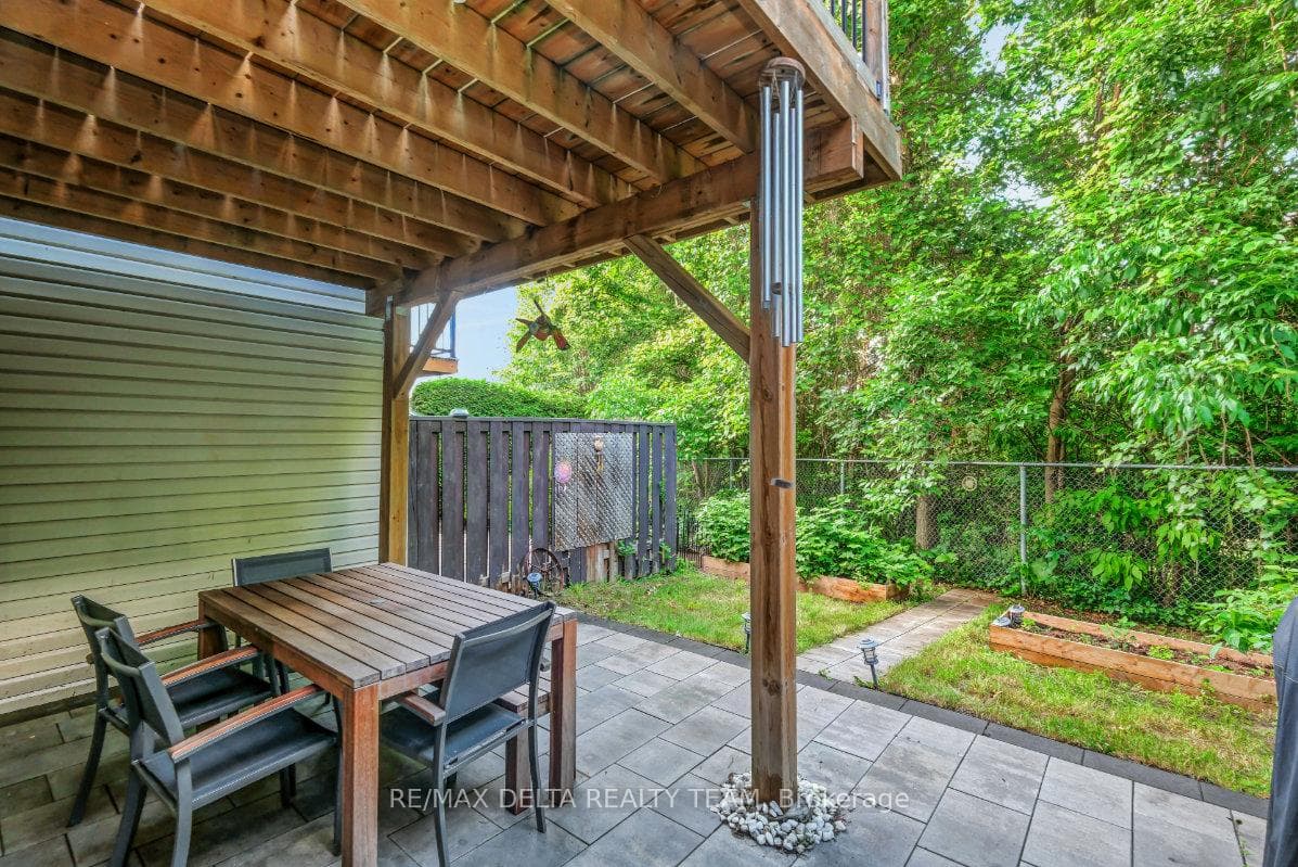 1131 Falconcrest Court photo 37