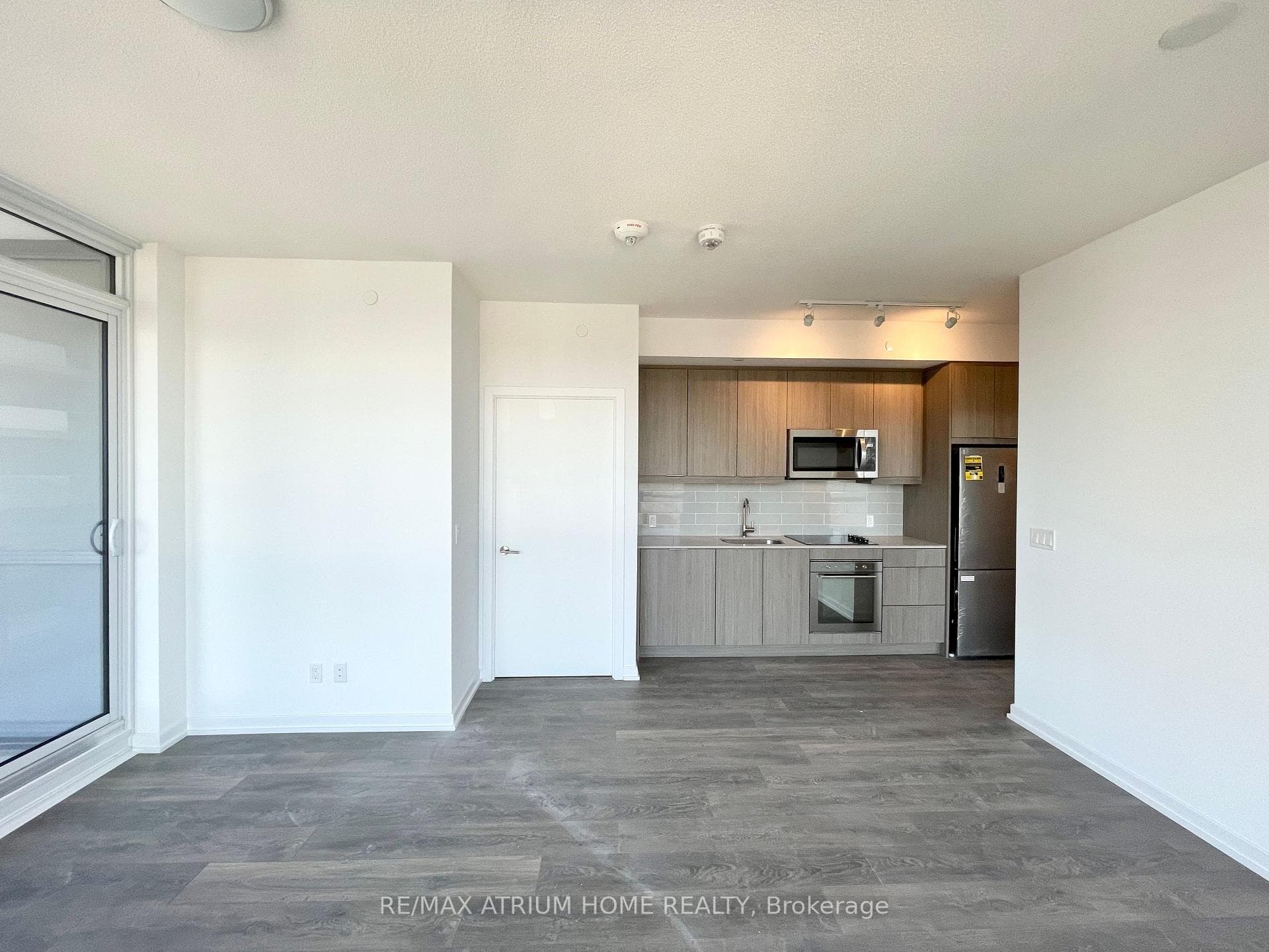 32 Forest Manor Road Unit 2102 photo 7