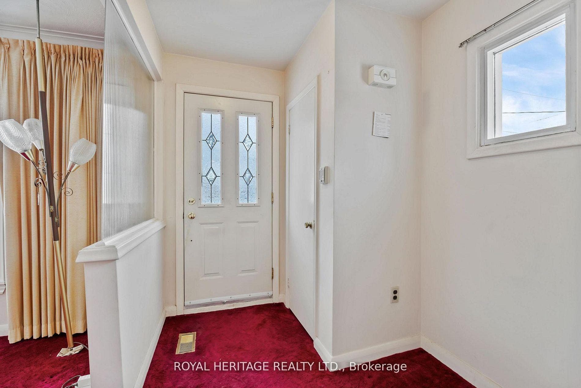 178 Ellendale Drive photo 4