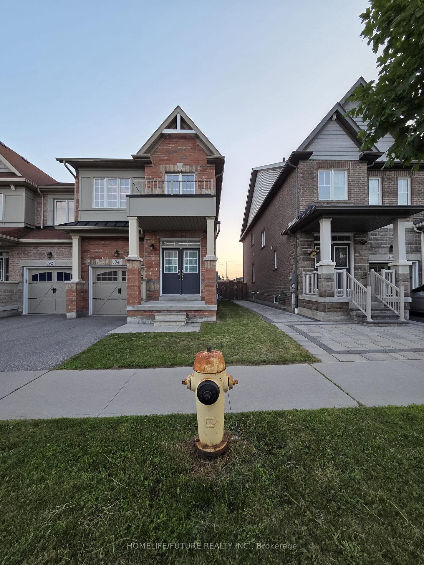 94 Cathedral Drive photo 1