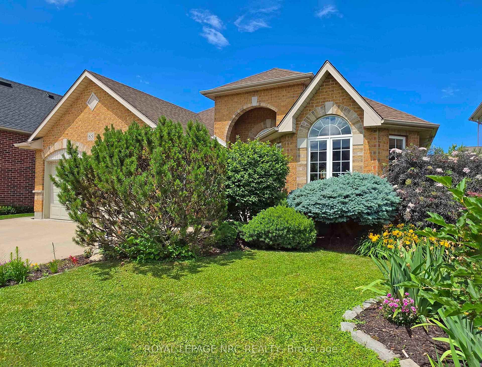 65 MCCAFFERY Crescent photo 2
