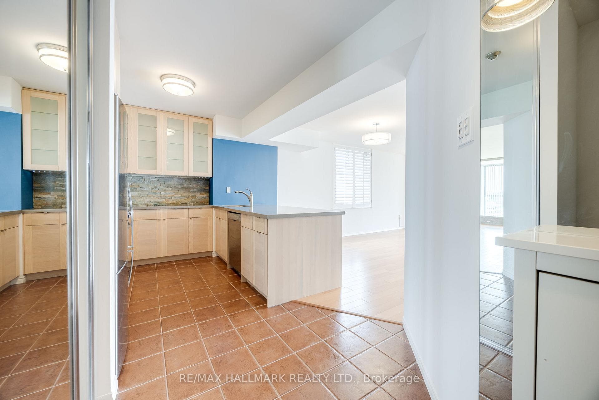 95 Lombard Street Unit 1202 photo 6