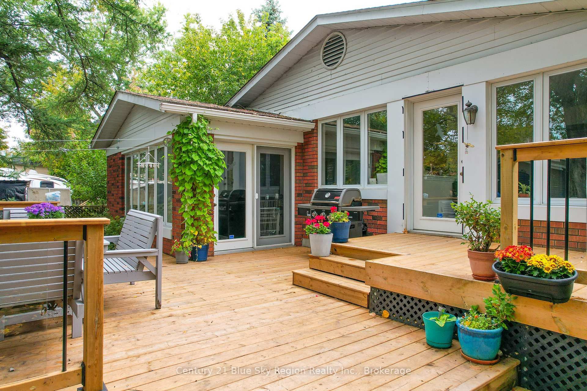 749 Mcintyre Street photo 48