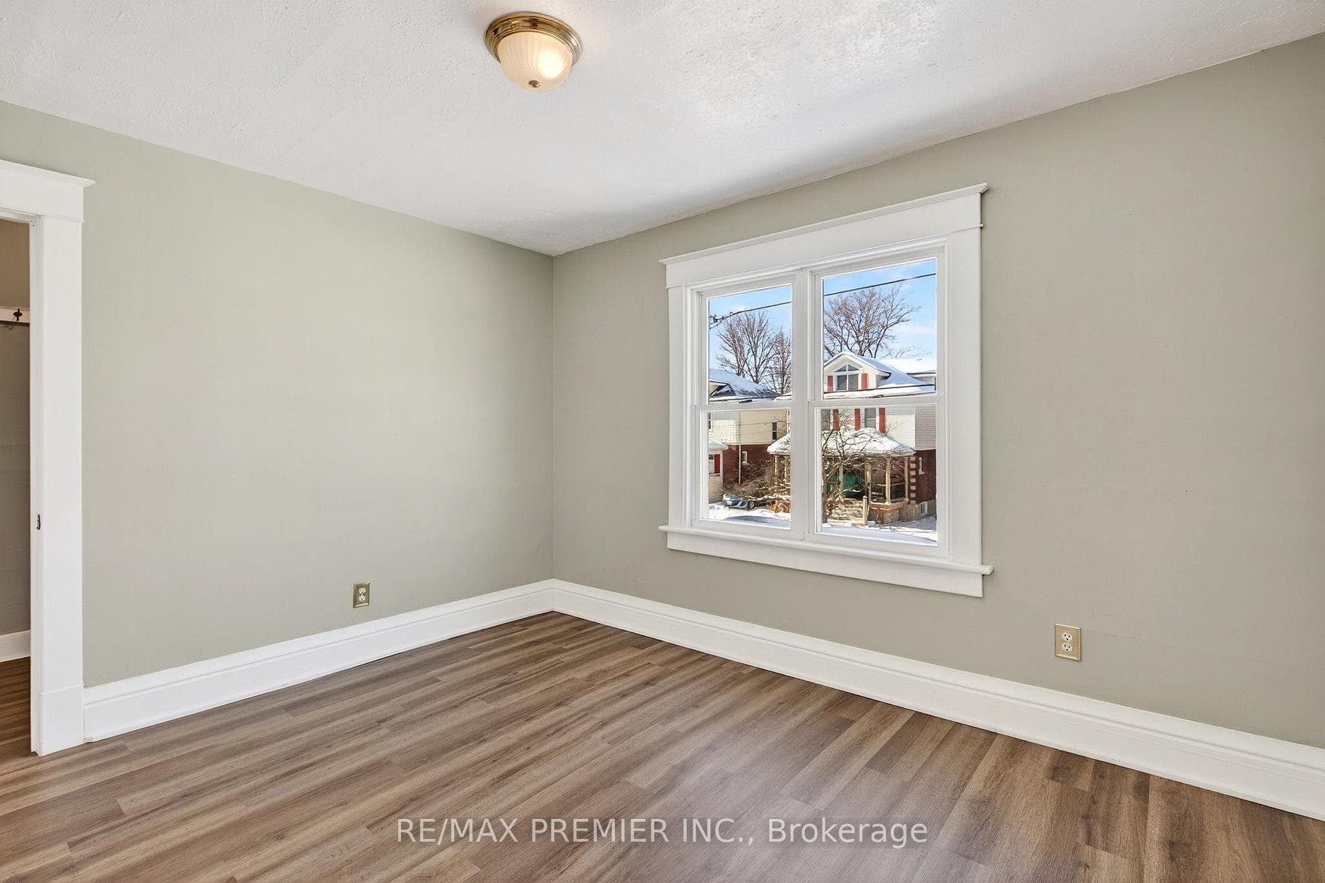 4848 Second Avenue photo 13
