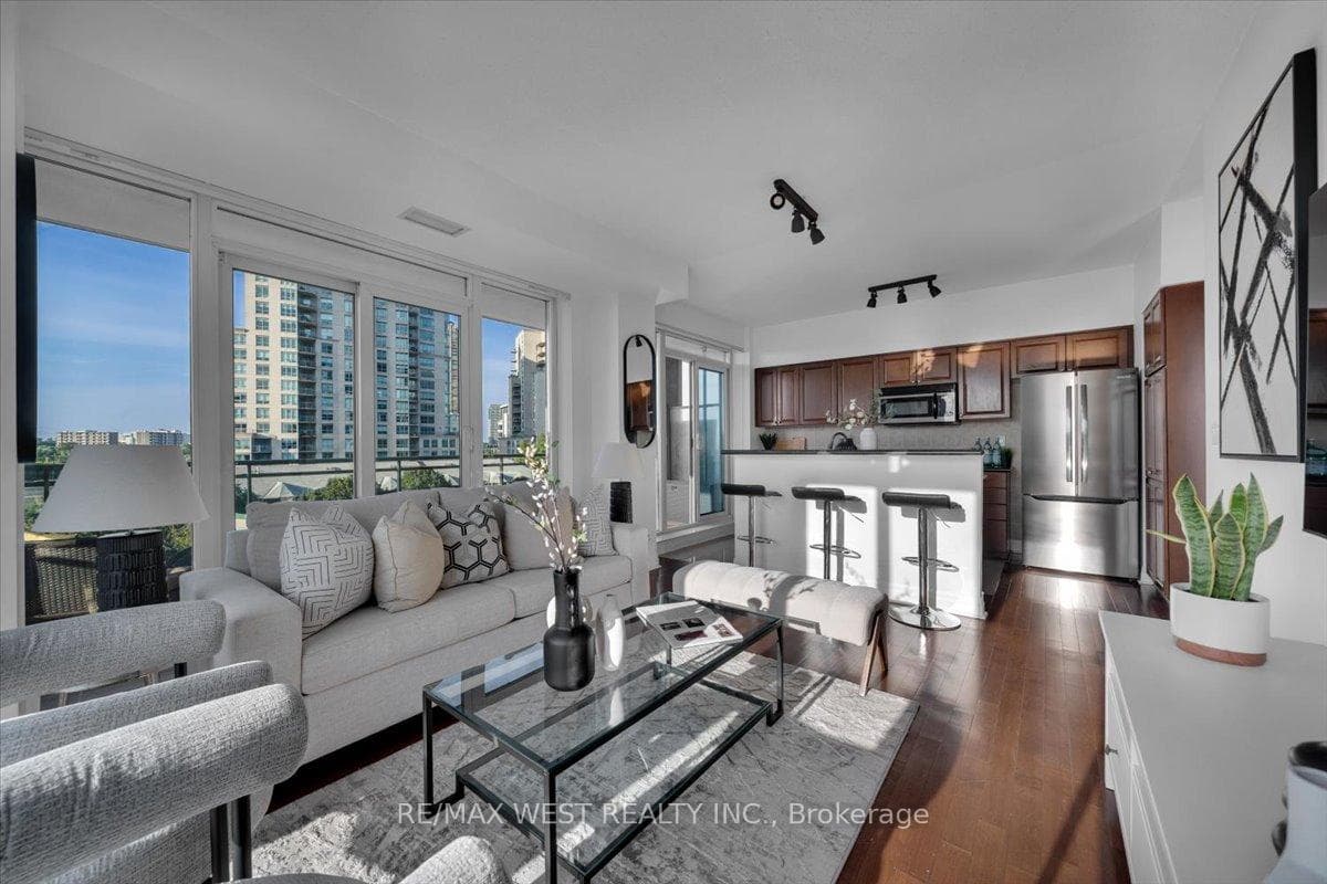 2119 Lake Shore Boulevard Unit 604 photo 3