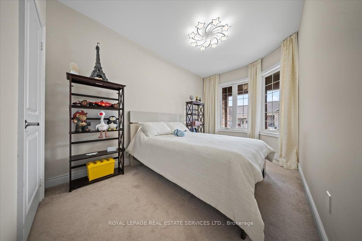 24 Gilroy Court photo 6