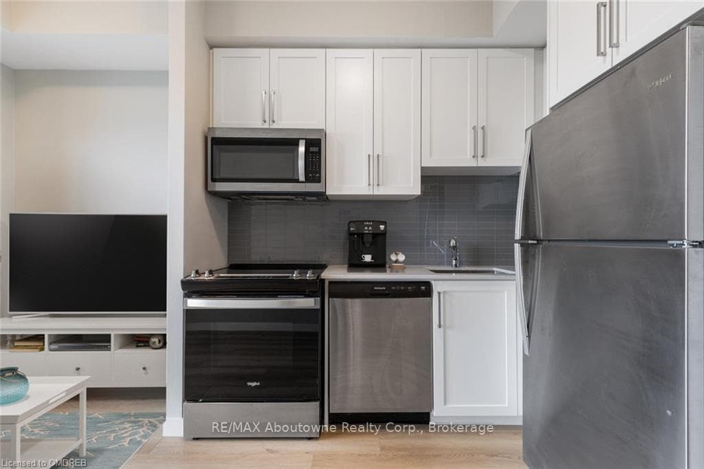 15 QUEEN Street Unit 2204 photo 7