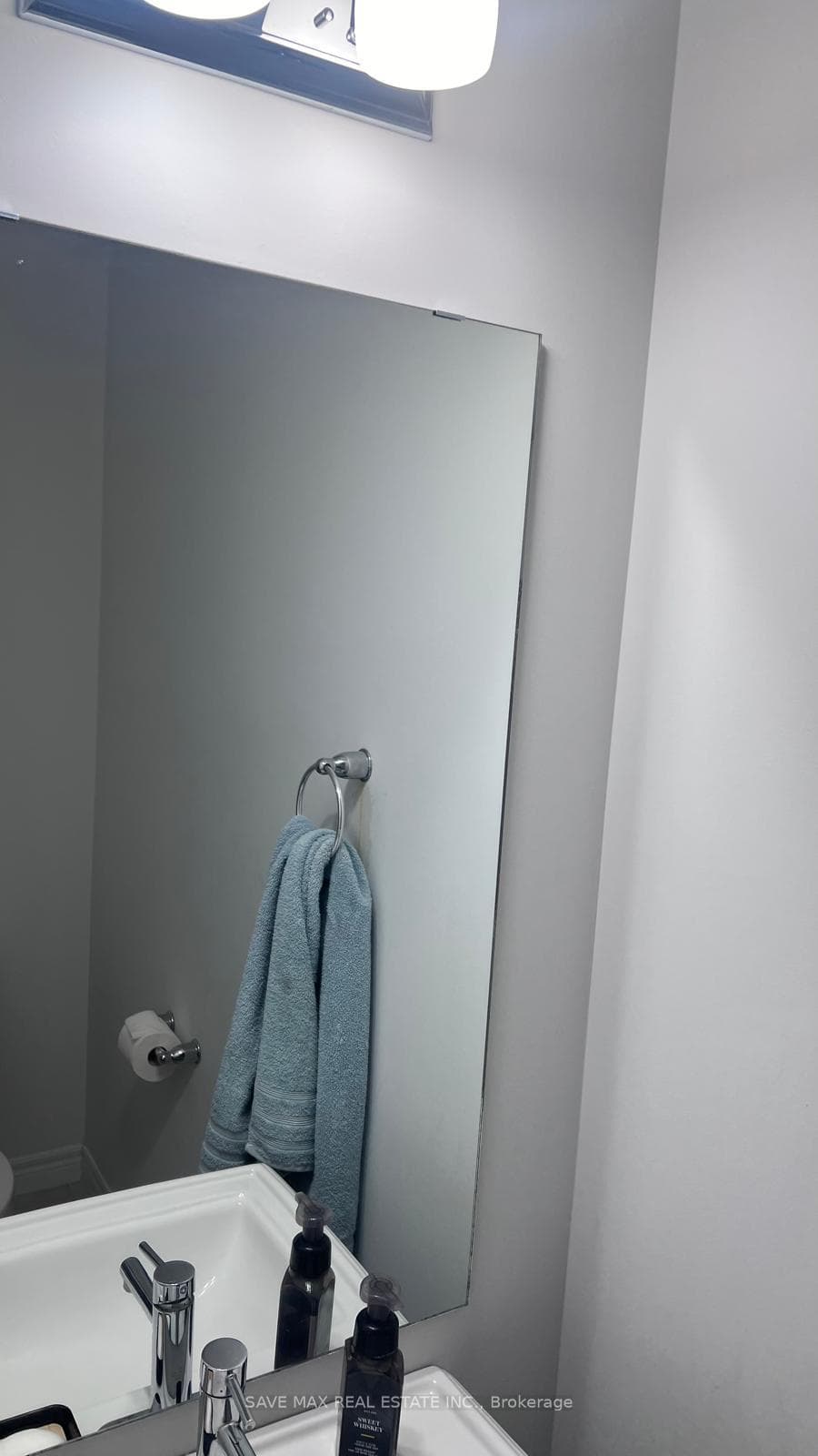 3975 Crown Street photo 10