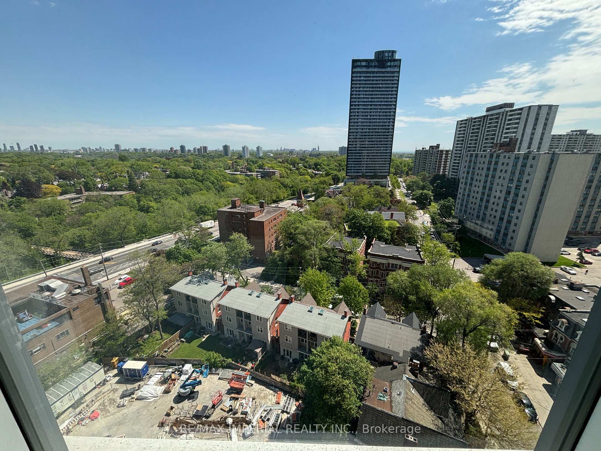 609 Sherbourne Street Unit 1410 photo 15