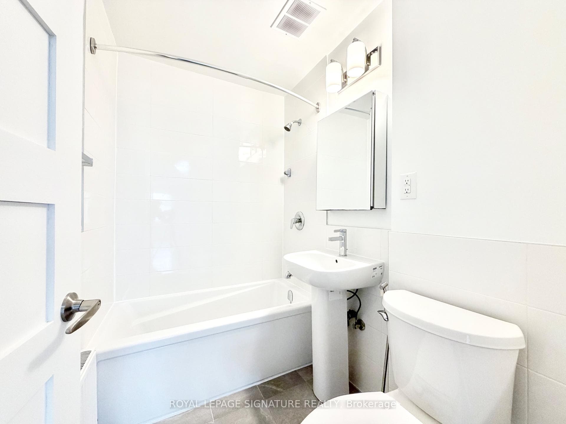 1545 Bathurst Street Unit 201 photo 10