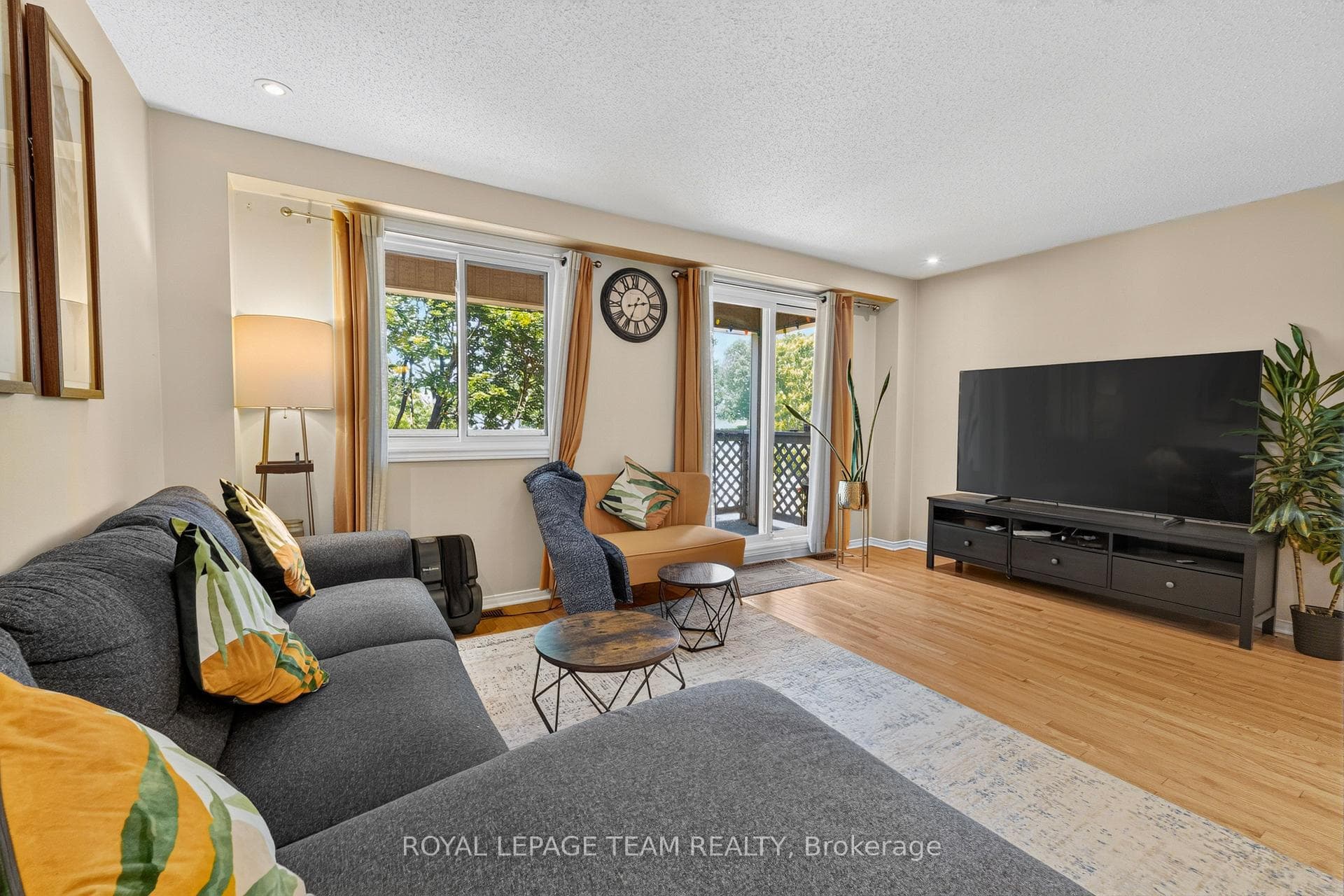 2086 Carling Avenue photo 17