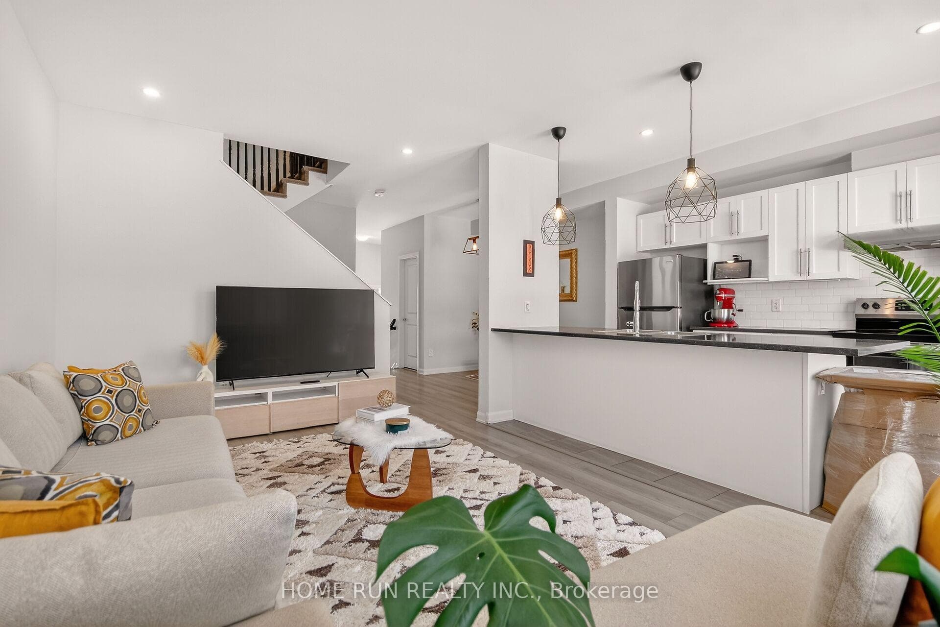 733 Cashmere Terrace photo 12