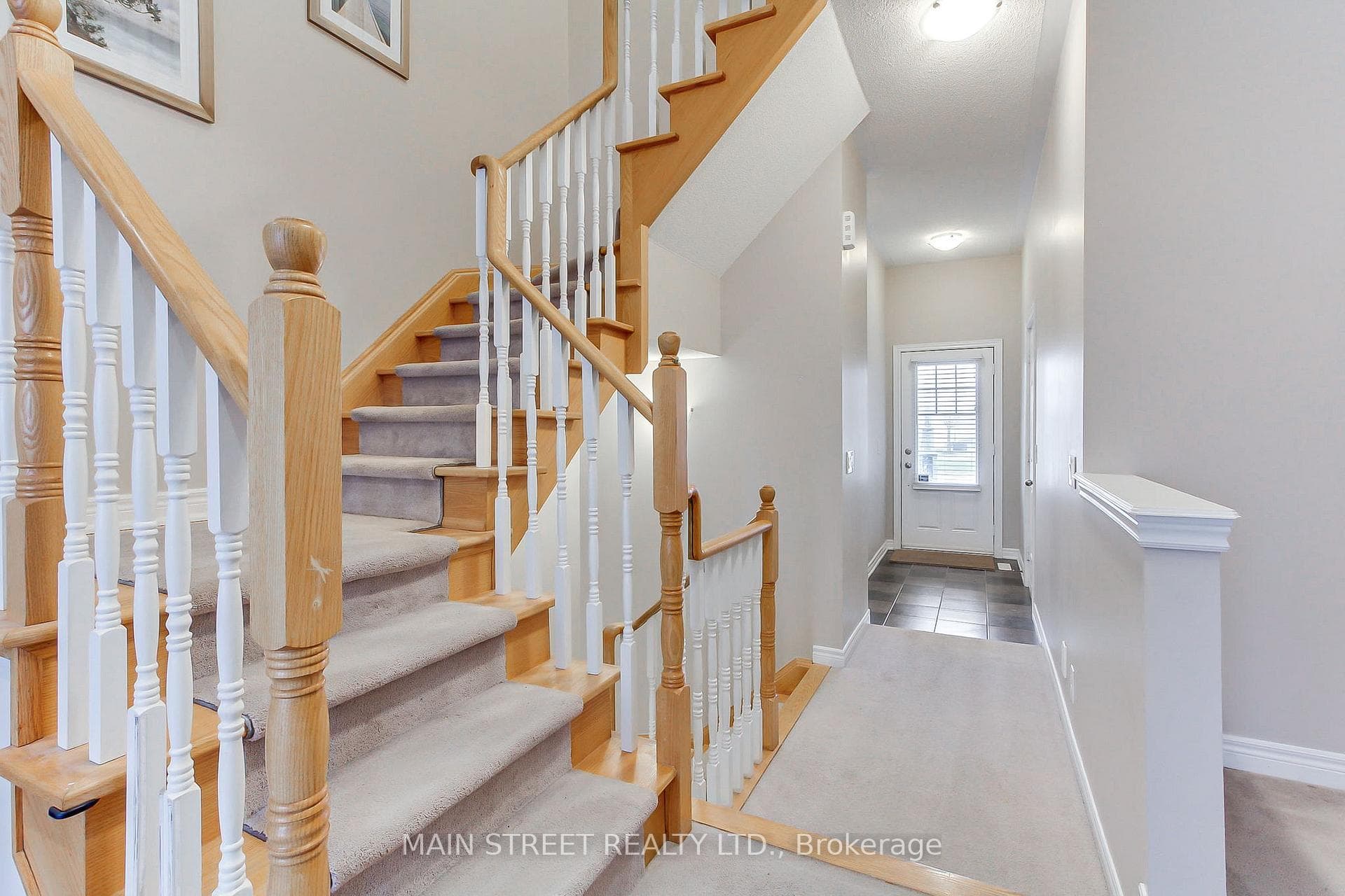 42 Courtland Crescent photo 4