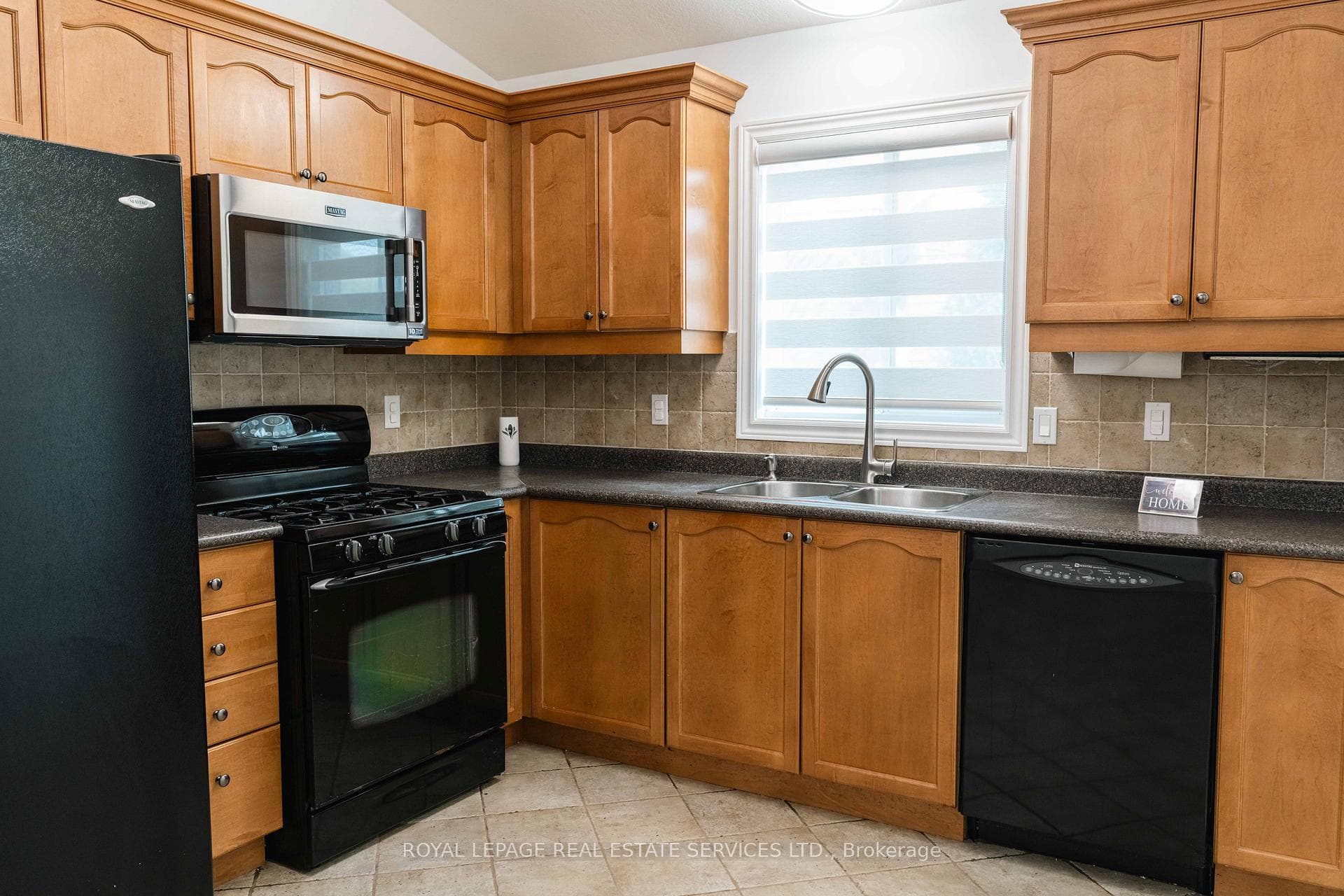 837 Upper Ottawa Street photo 26