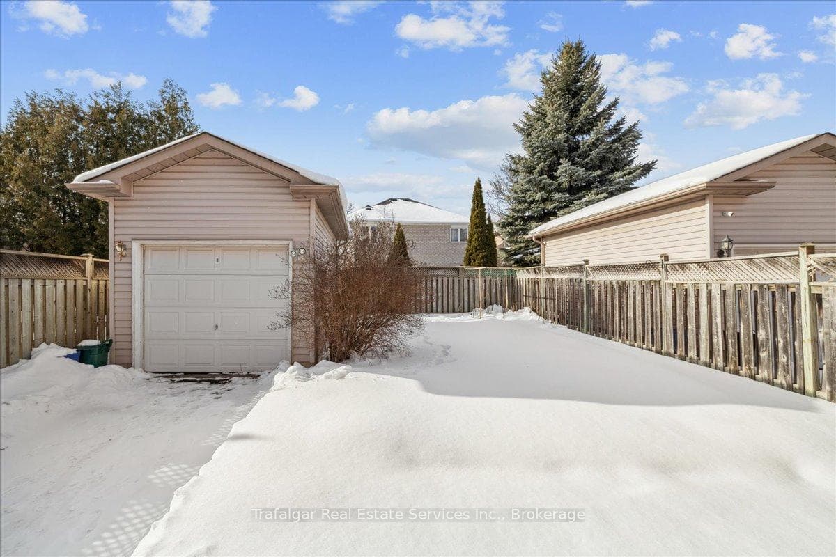 2400 Ennerdale Road photo 42