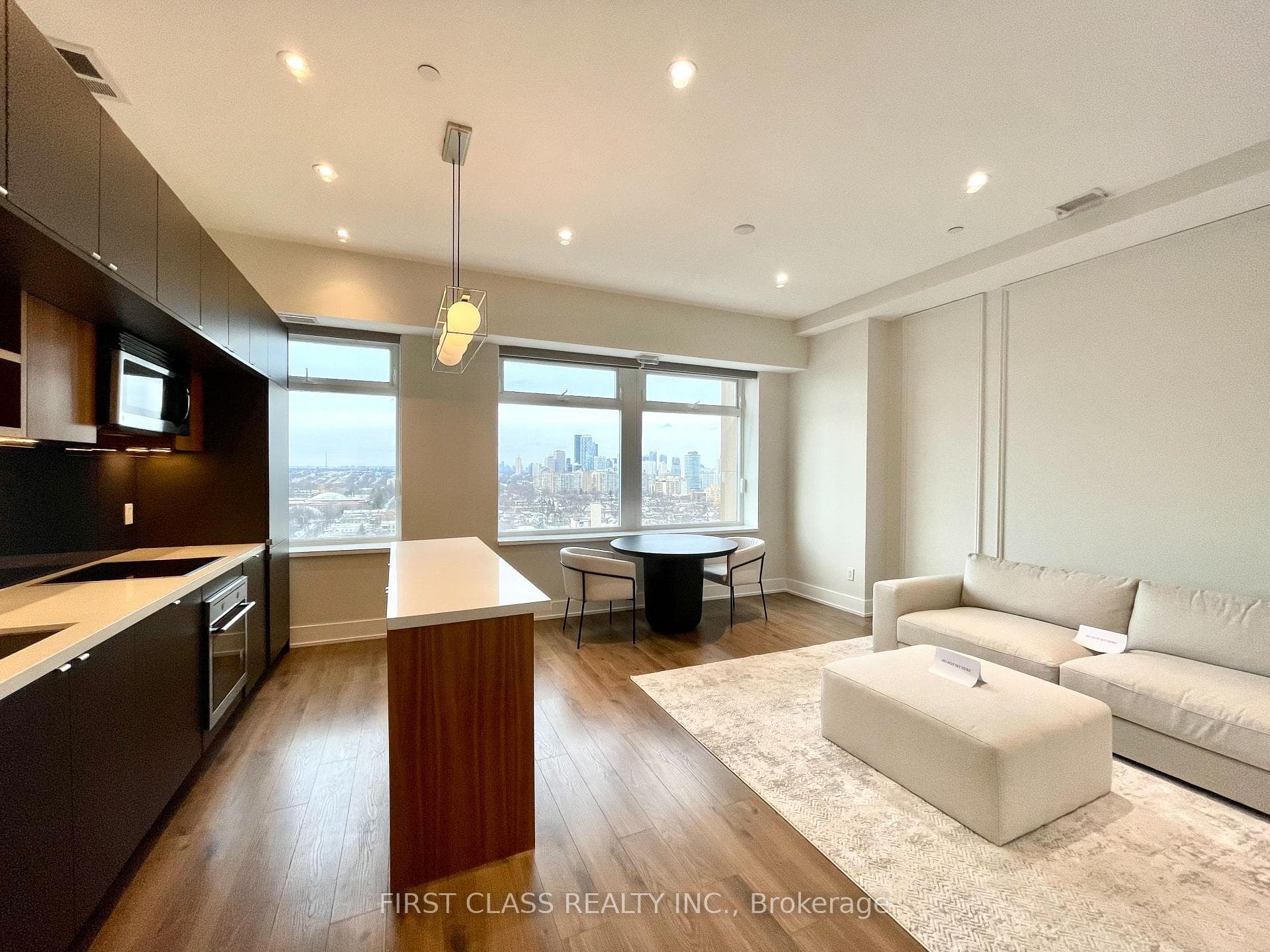 111 St Clair Avenue Unit 1505 photo 4