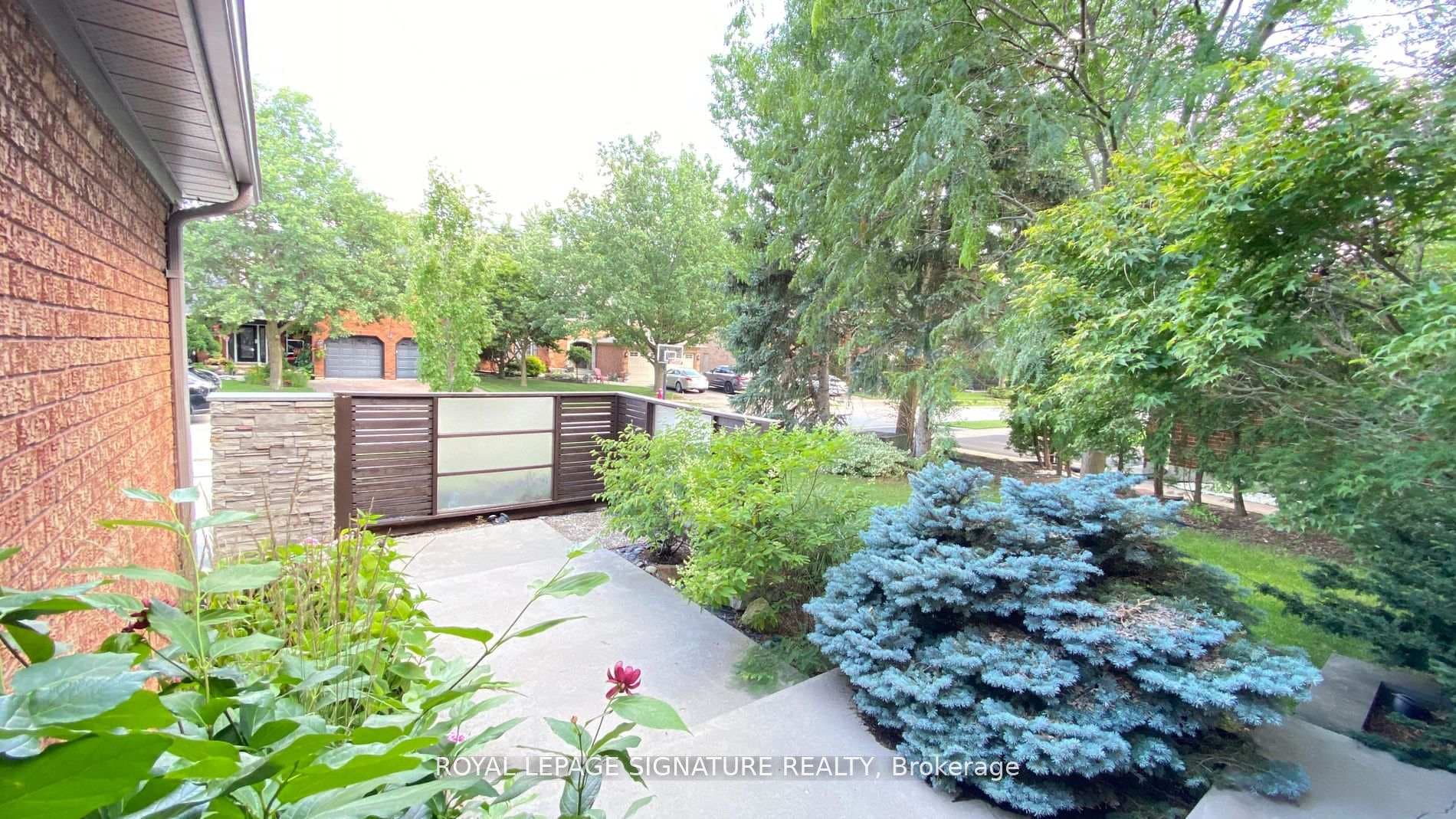 1389 Forestbrook Road photo 3
