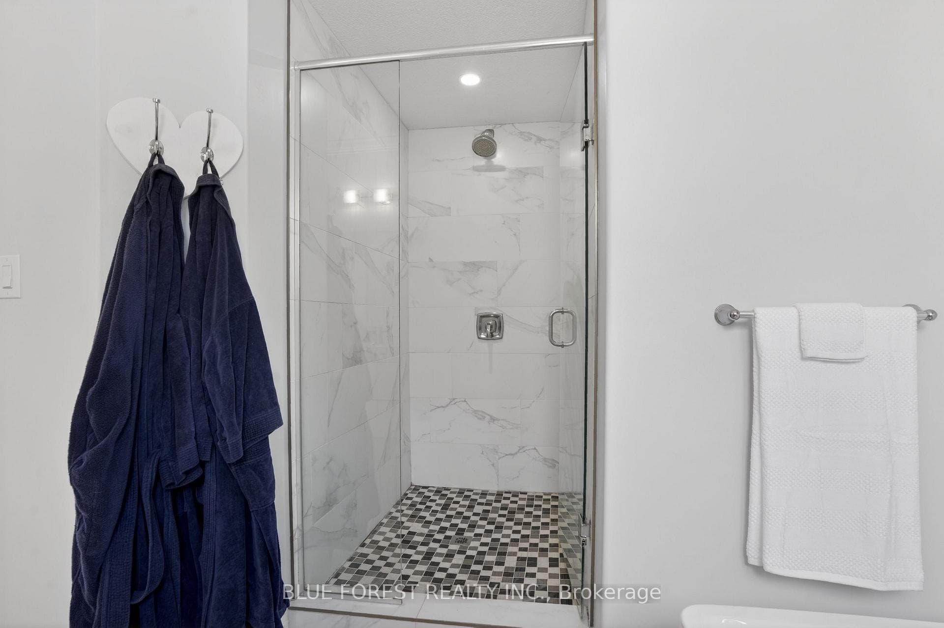 14 Thames Springs Crescent photo 23