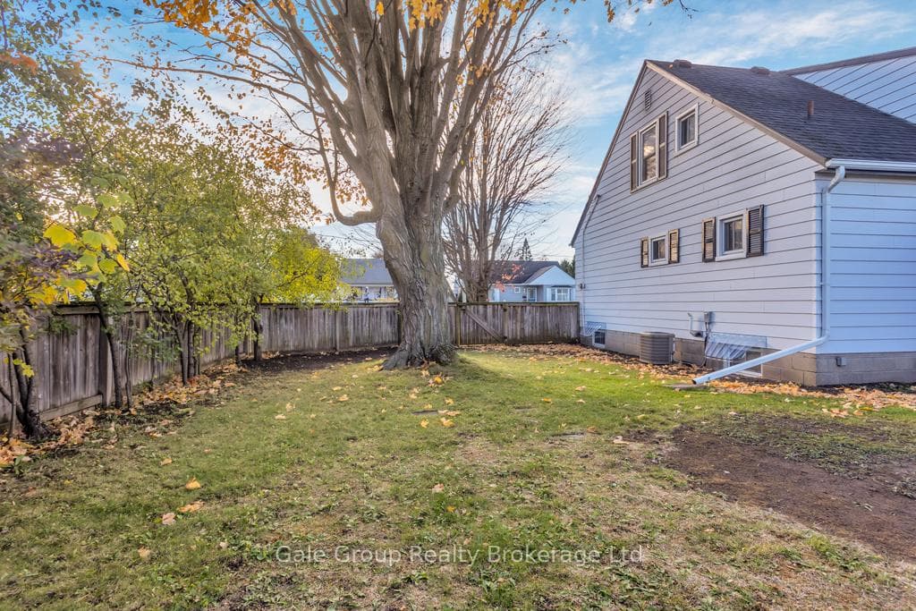825 Maple Avenue photo 37