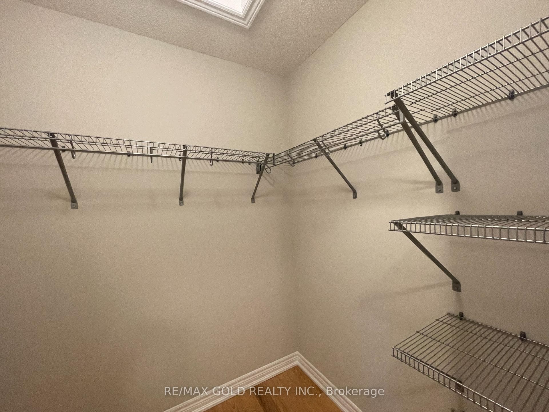 7 Junior Road Unit Upper Lvl photo 27