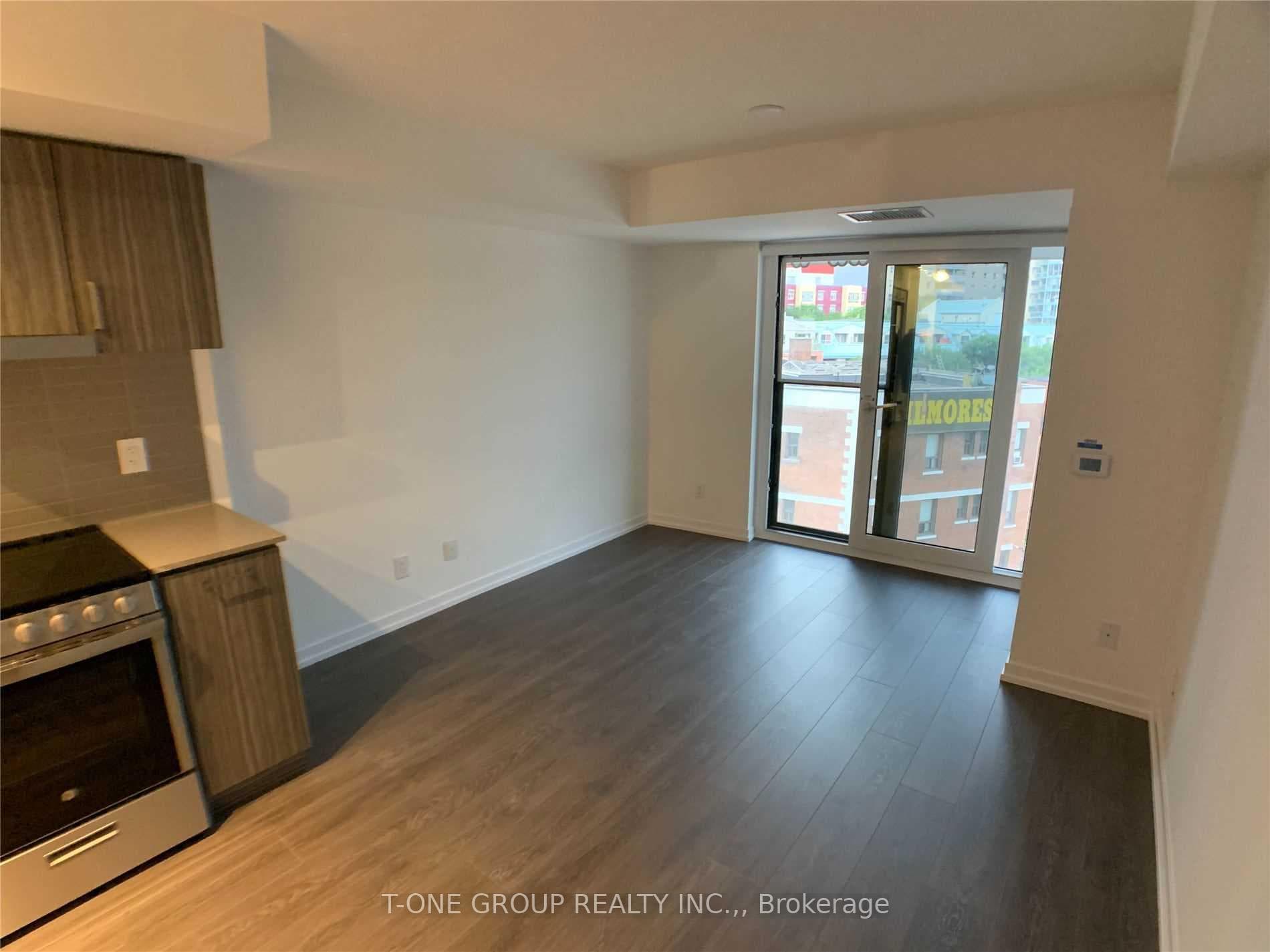 219 Dundas Street Unit 610 photo 5