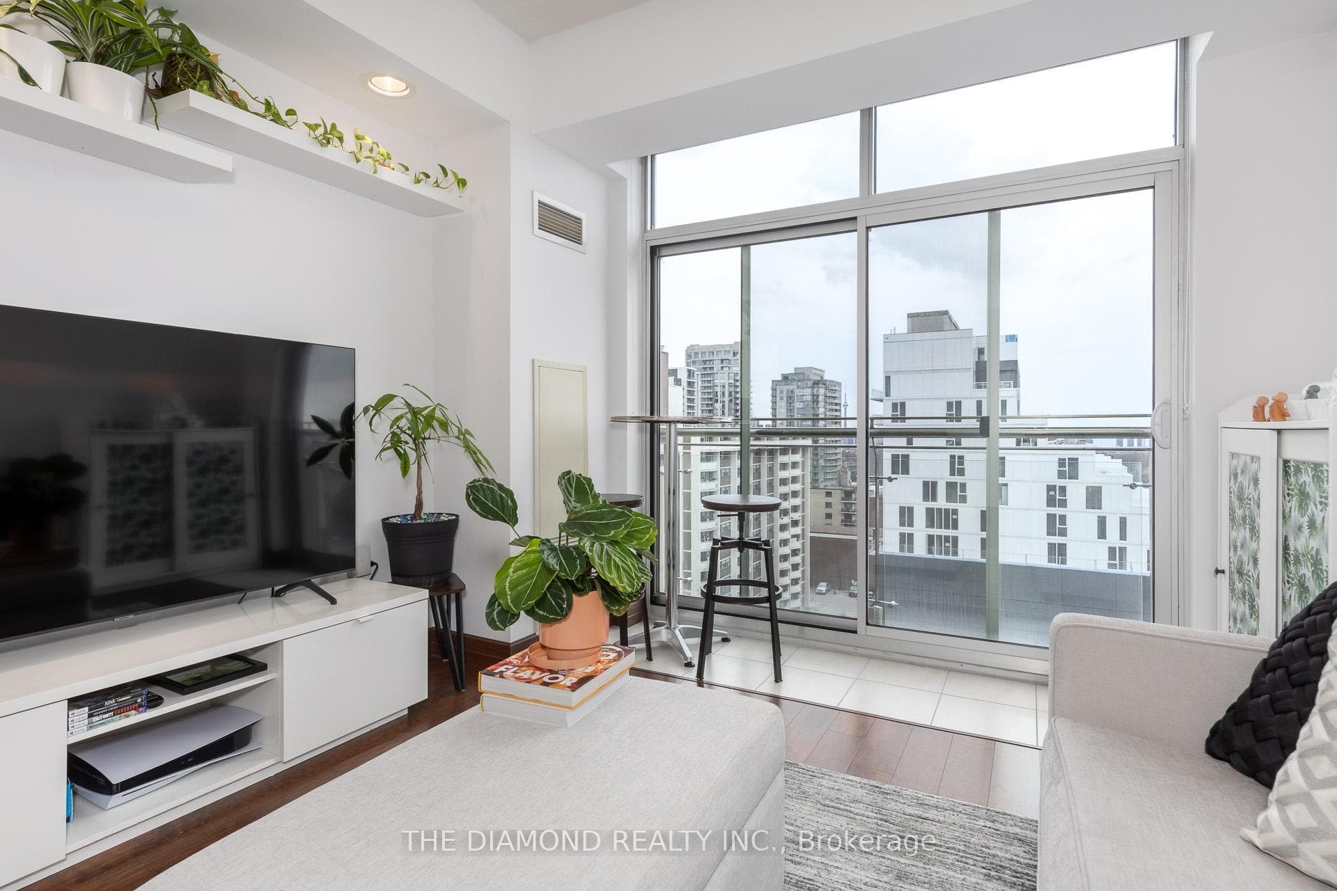 15 Maplewood Avenue Unit PH 5 photo 11