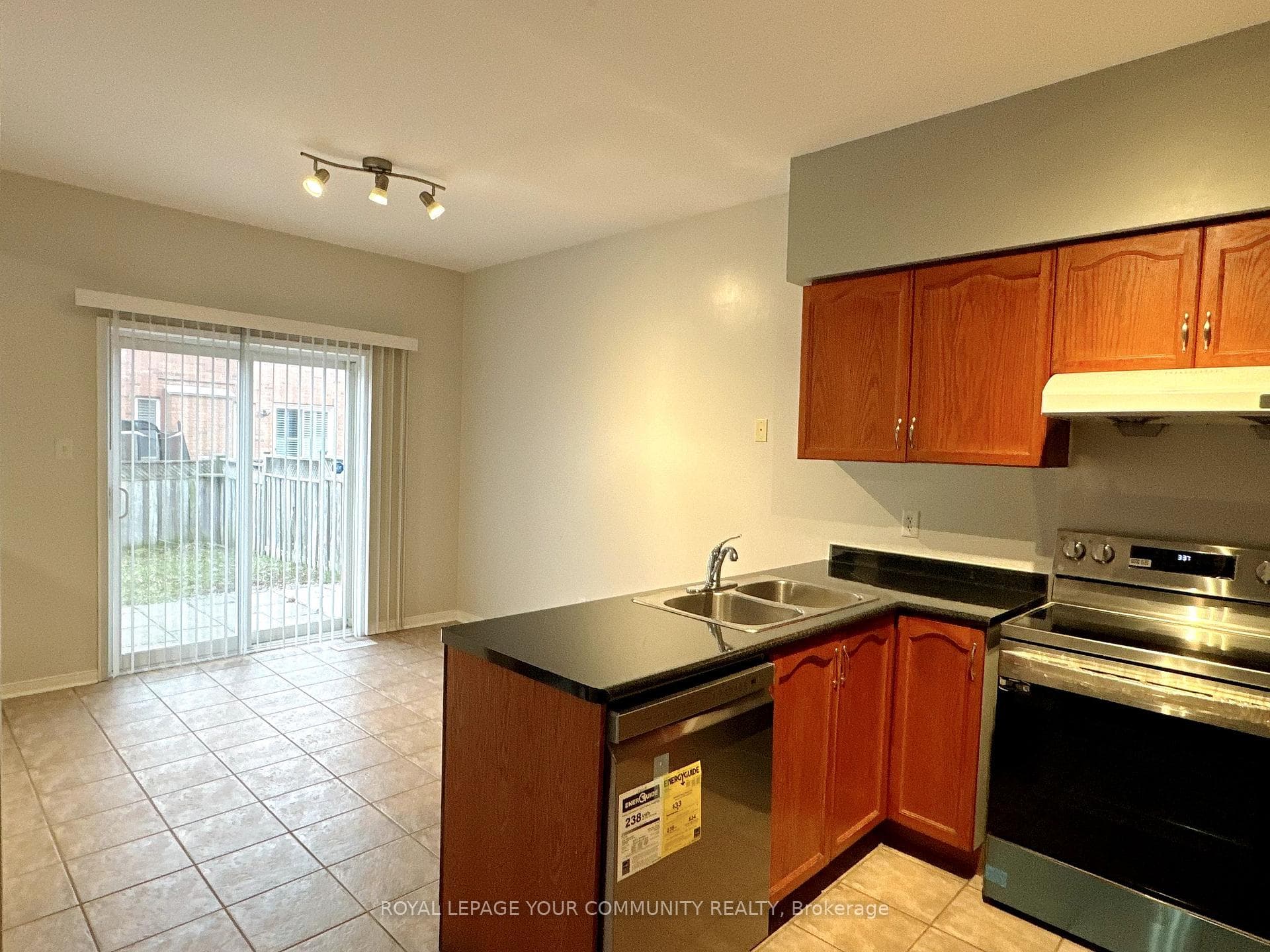 554 Fred Mclaren Boulevard photo 5