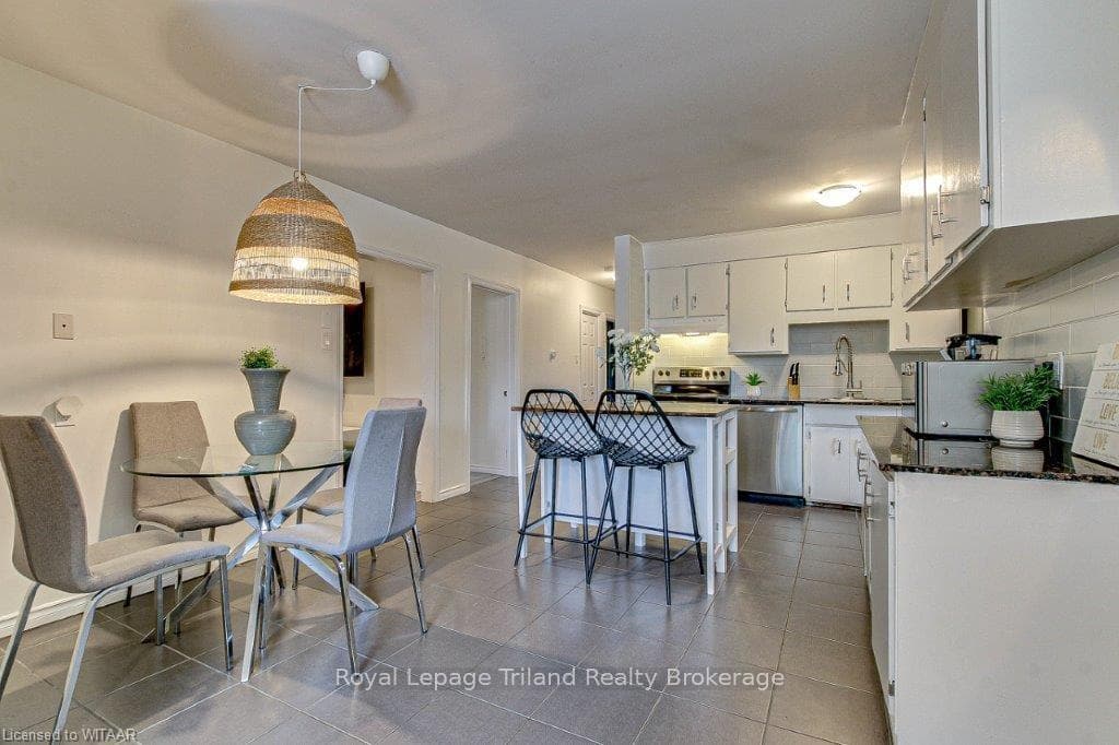 173 FERGUS Avenue Unit A photo 20