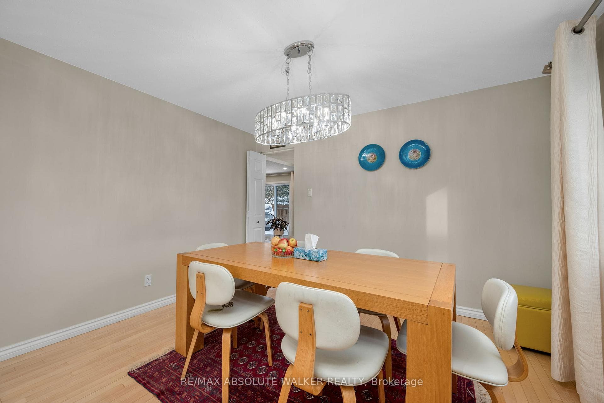 1849 Montereau Avenue photo 11