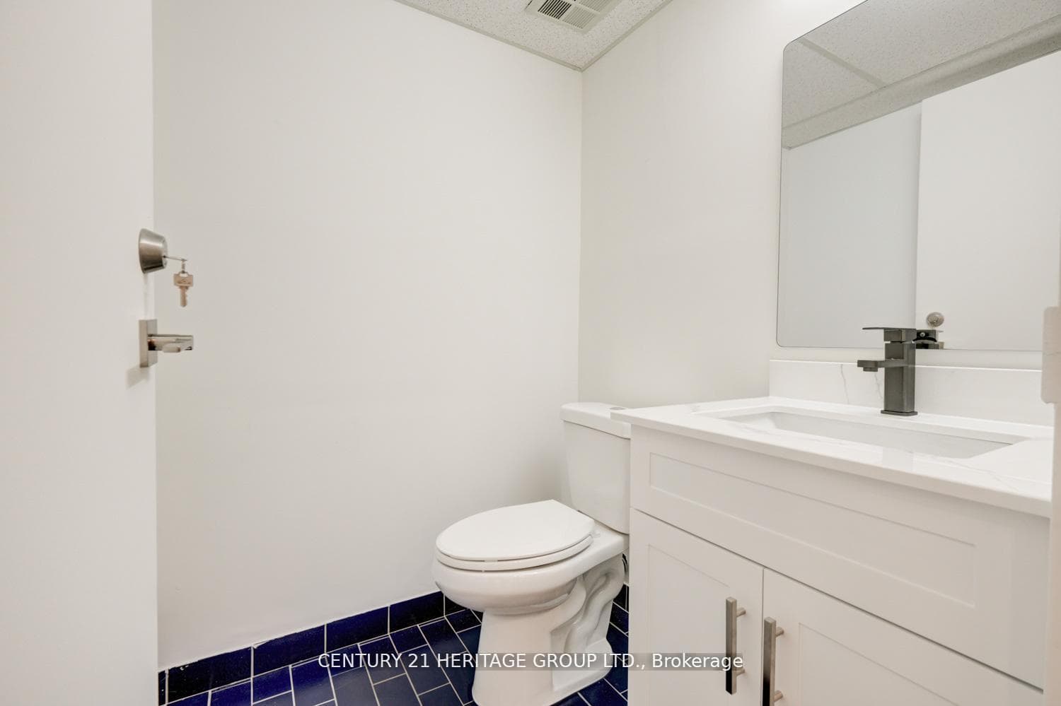 2900 Yonge Street Unit 101 photo 9