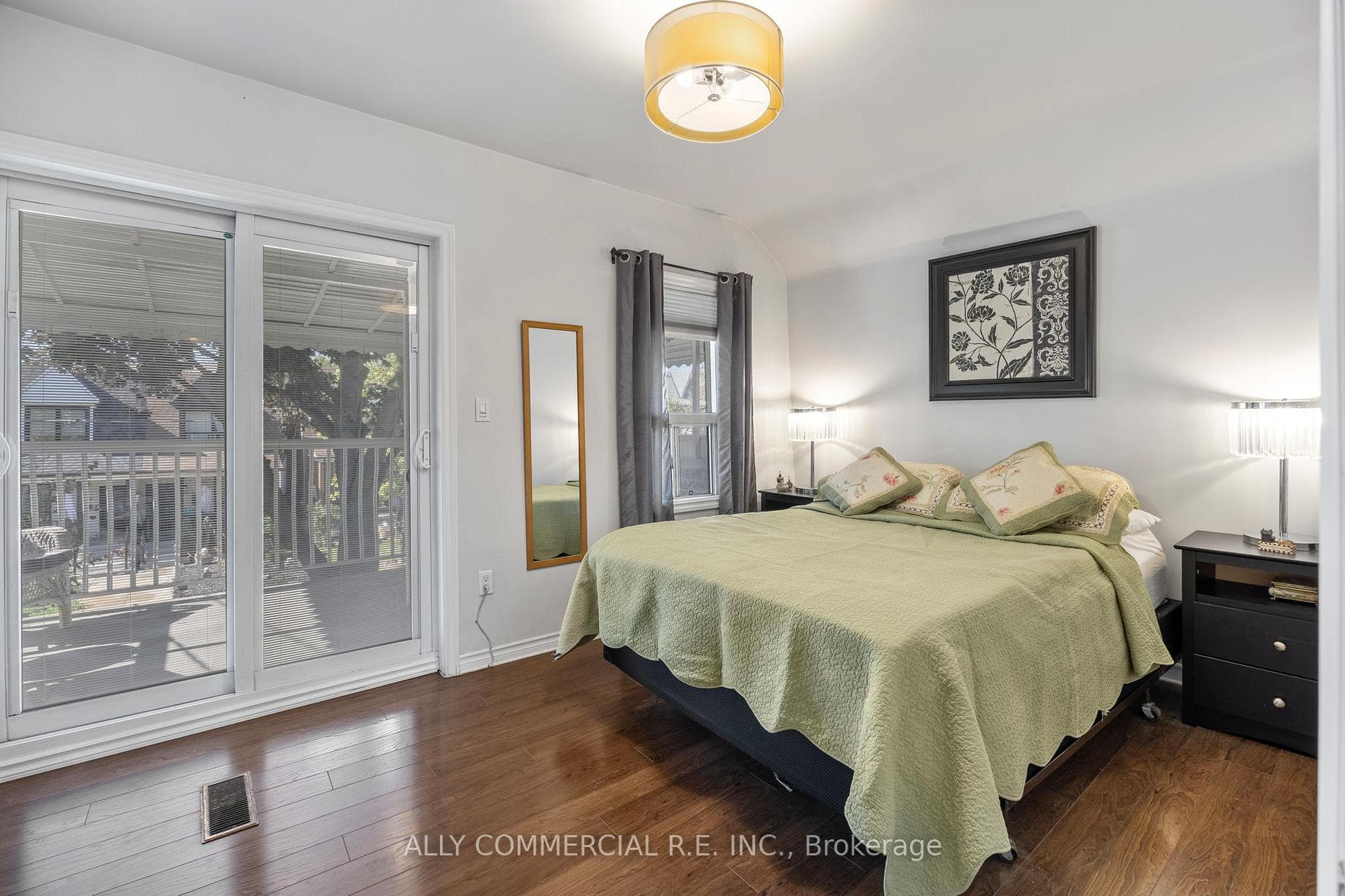 29 Harvie Avenue photo 5