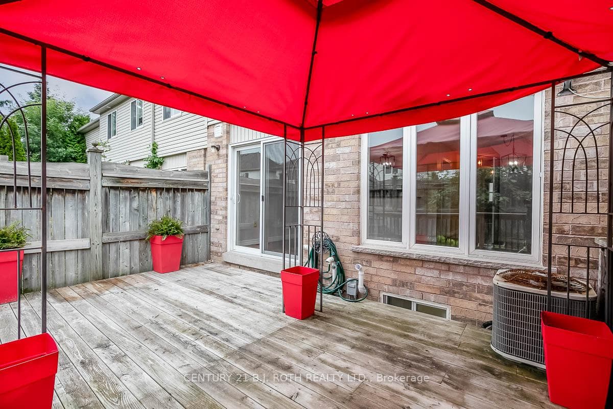430 Mapleview Drive Unit 18 photo 36