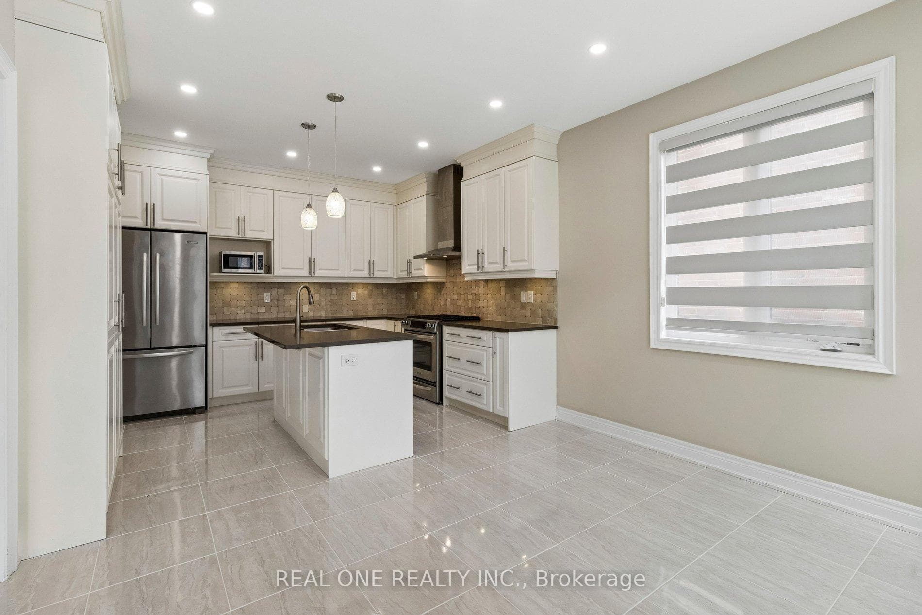 19 Rivoli Drive photo 17