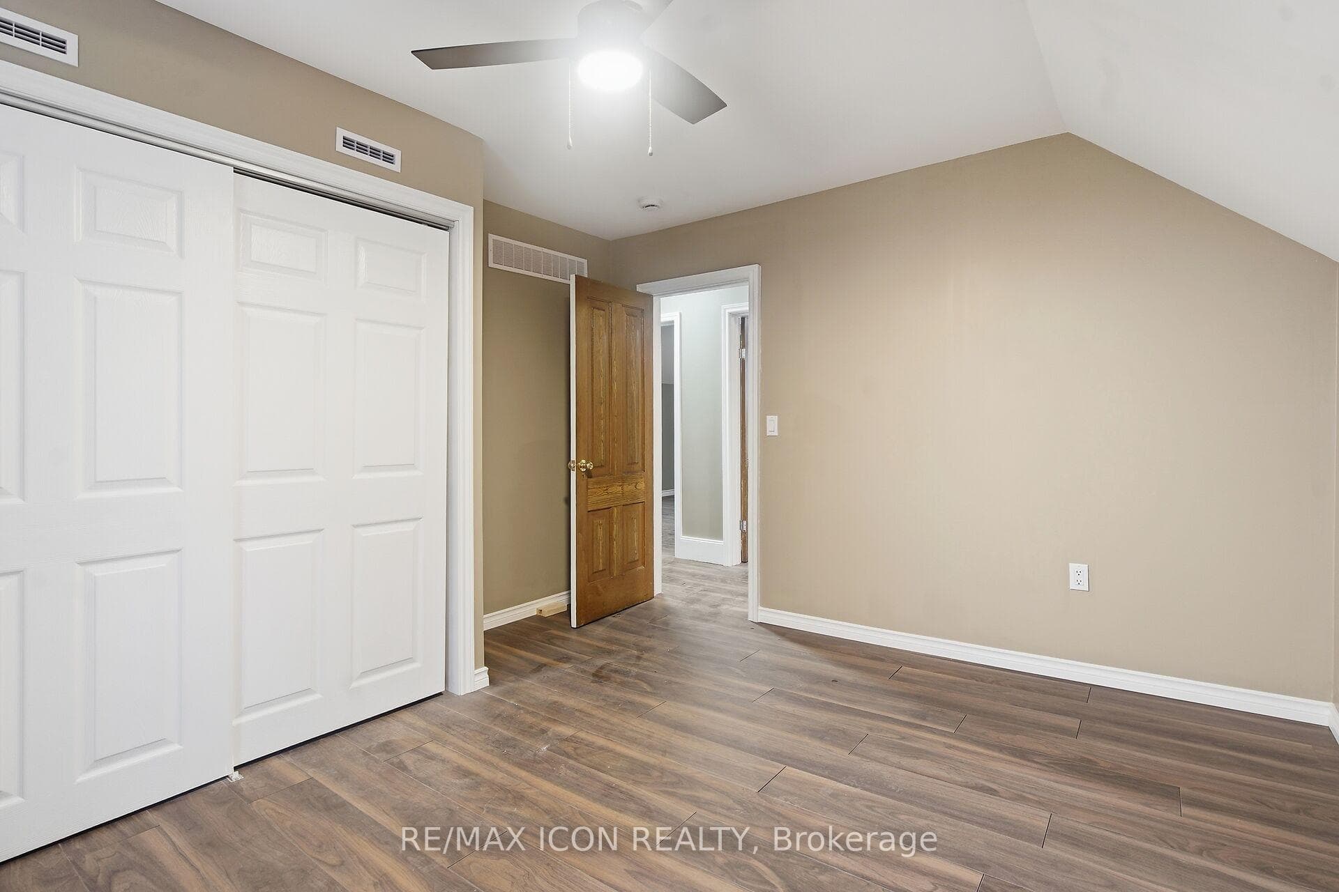 182 Maple Street photo 26