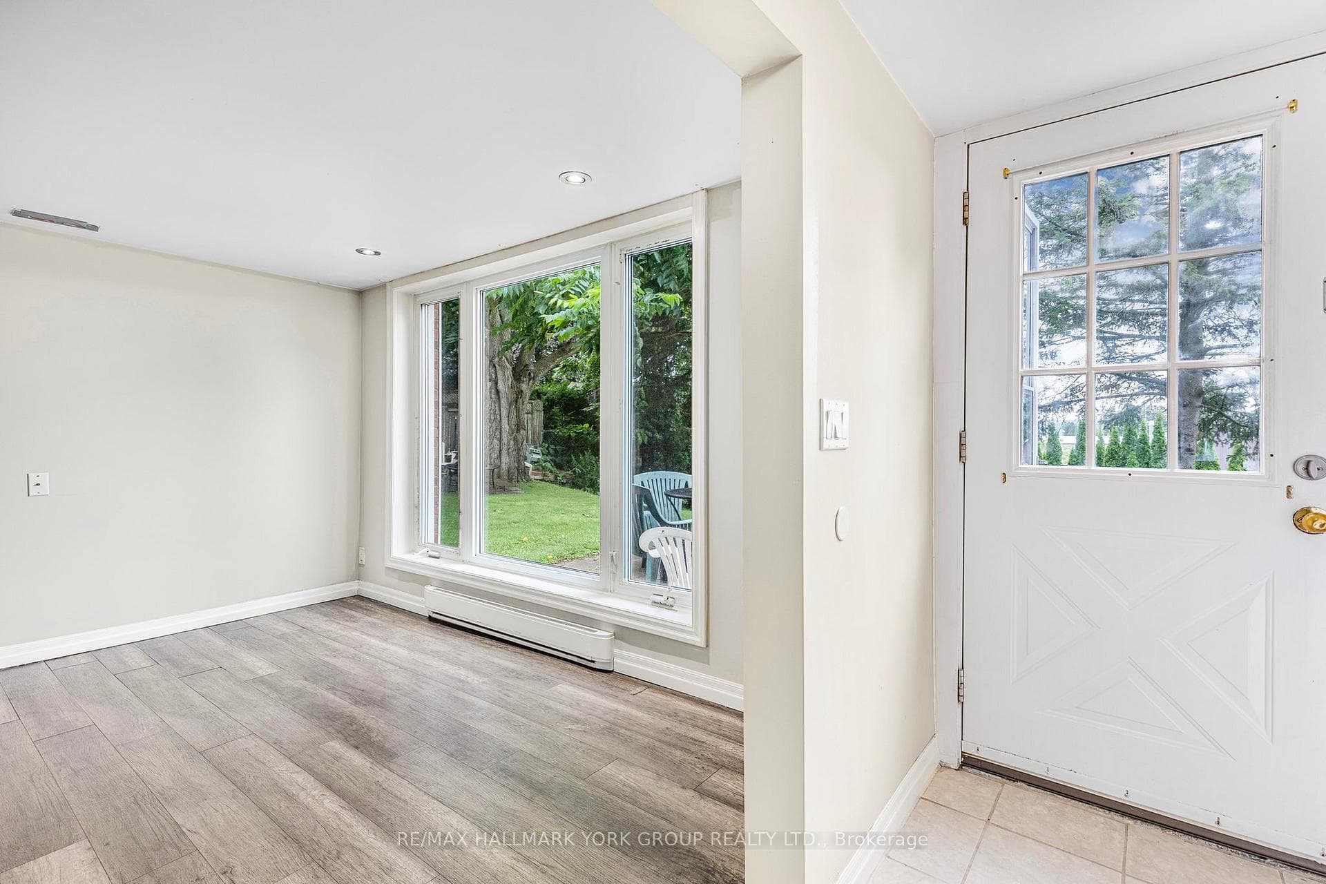 16794 Bayview Avenue Unit Lower photo 2