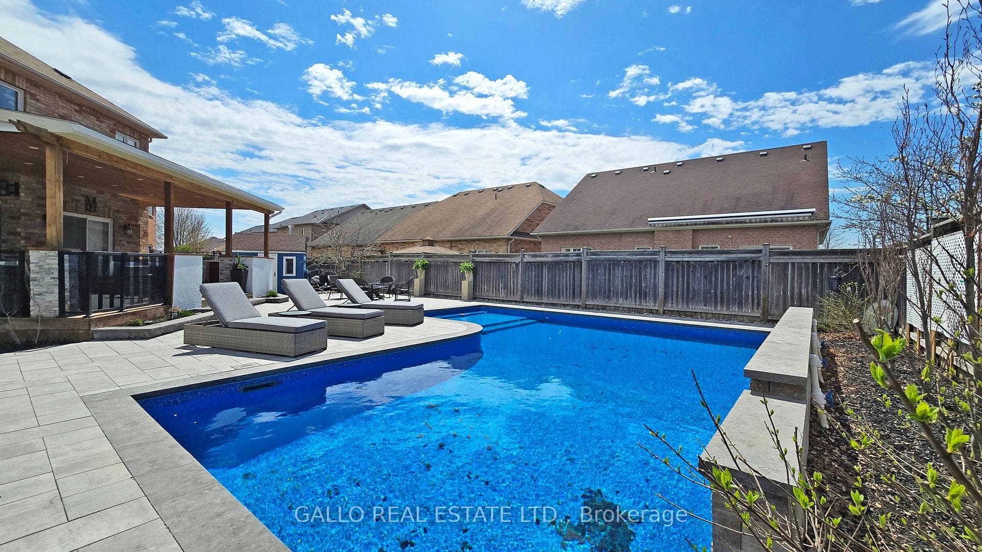 107 Pondmede Crescent photo 23
