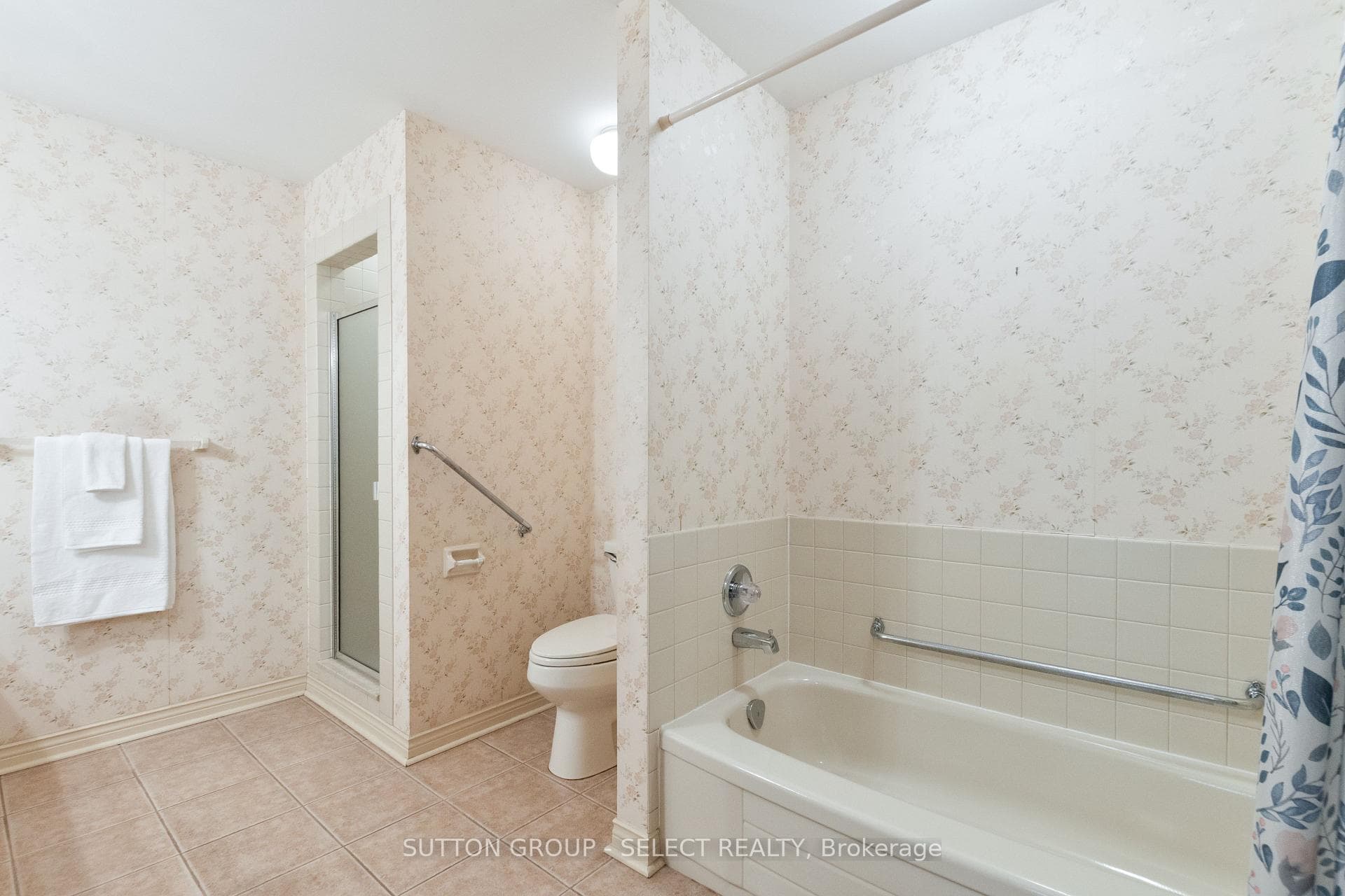 1443 Commissioners Road Unit 37 photo 28