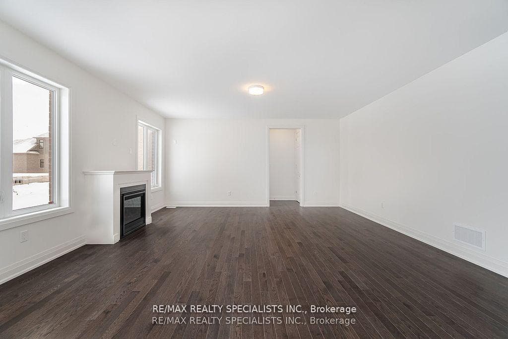 54 Marigold Boulevard photo 8
