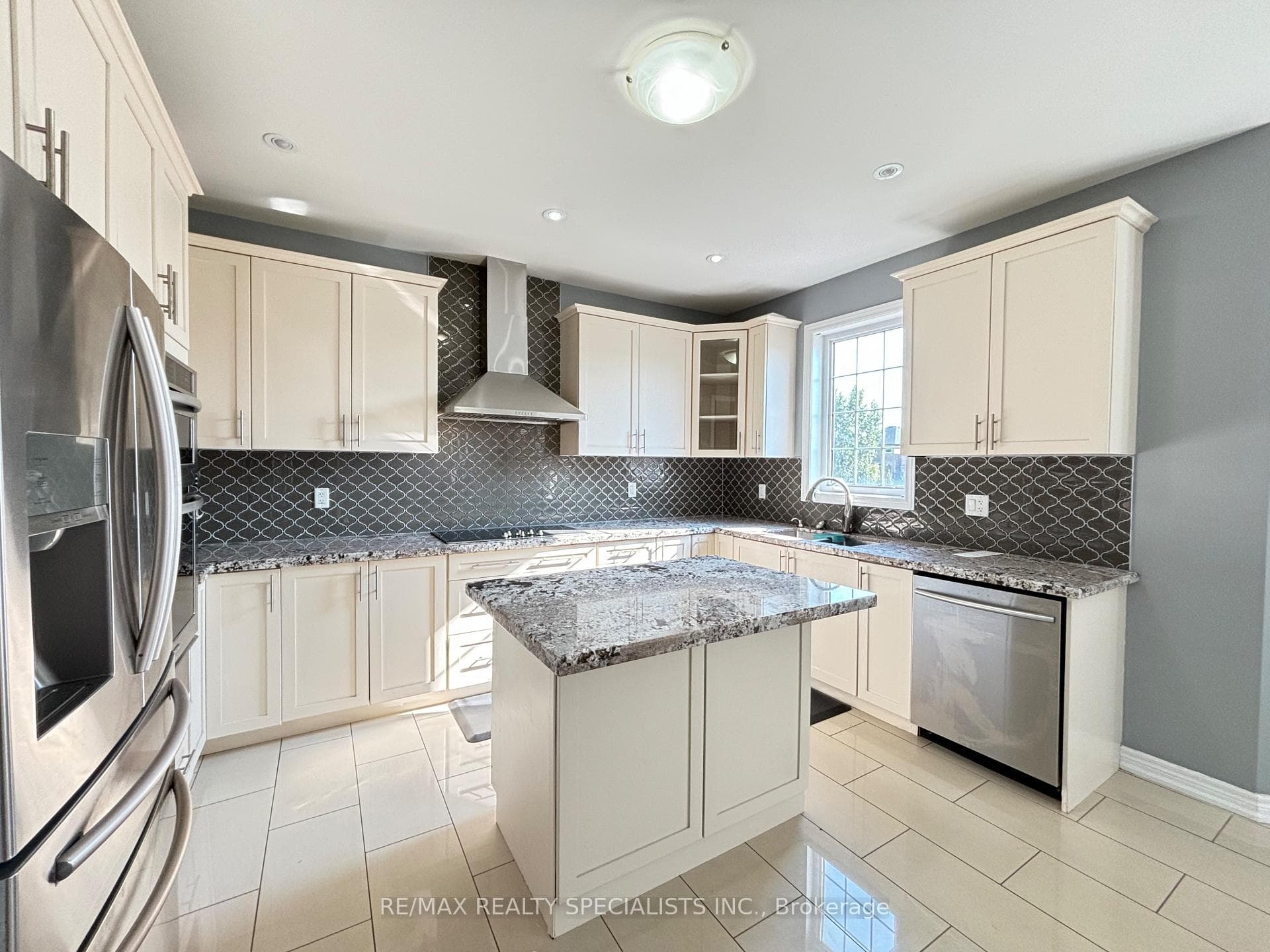 404 Mcgibbon Drive photo 9