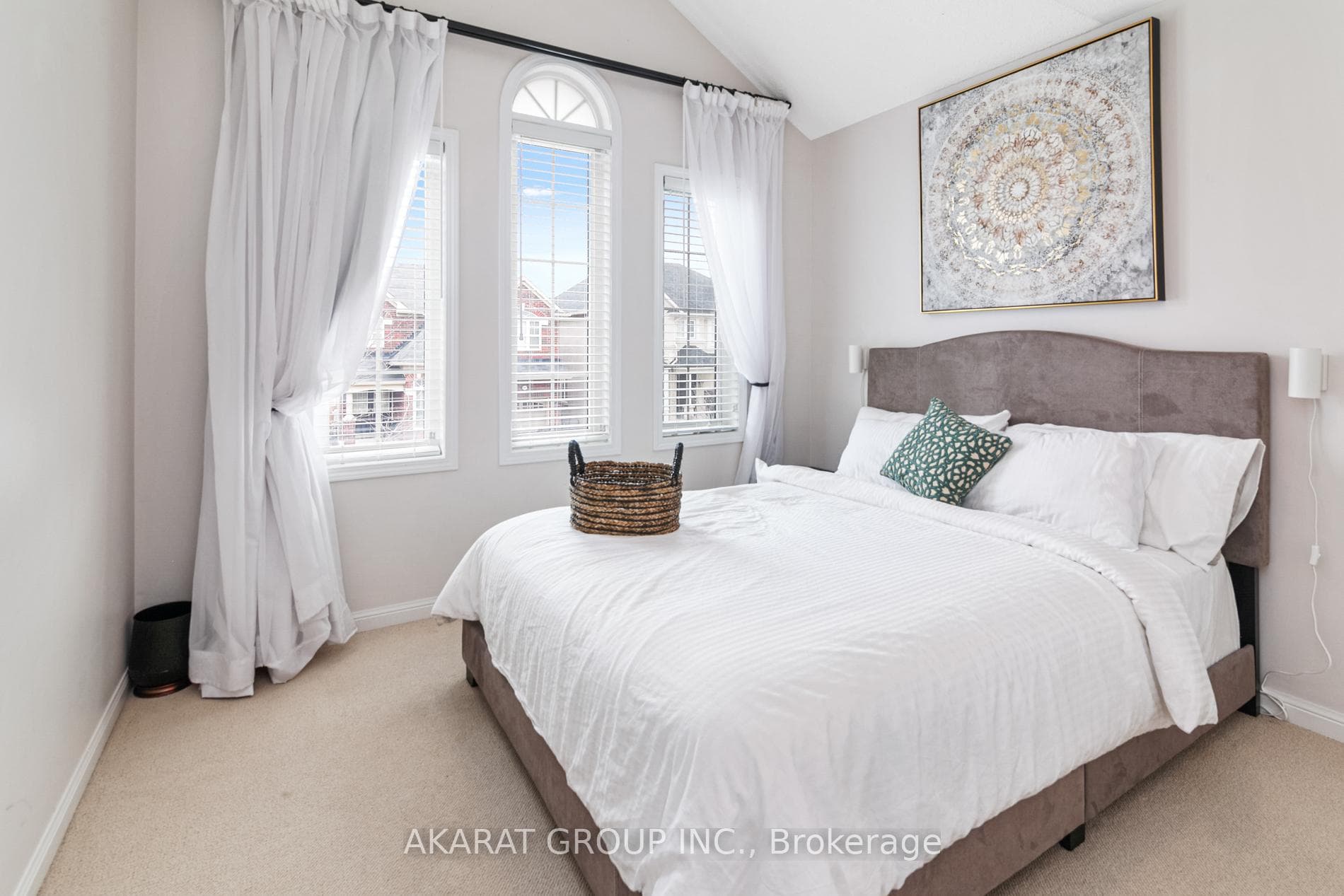 608 Brothers Crescent photo 27