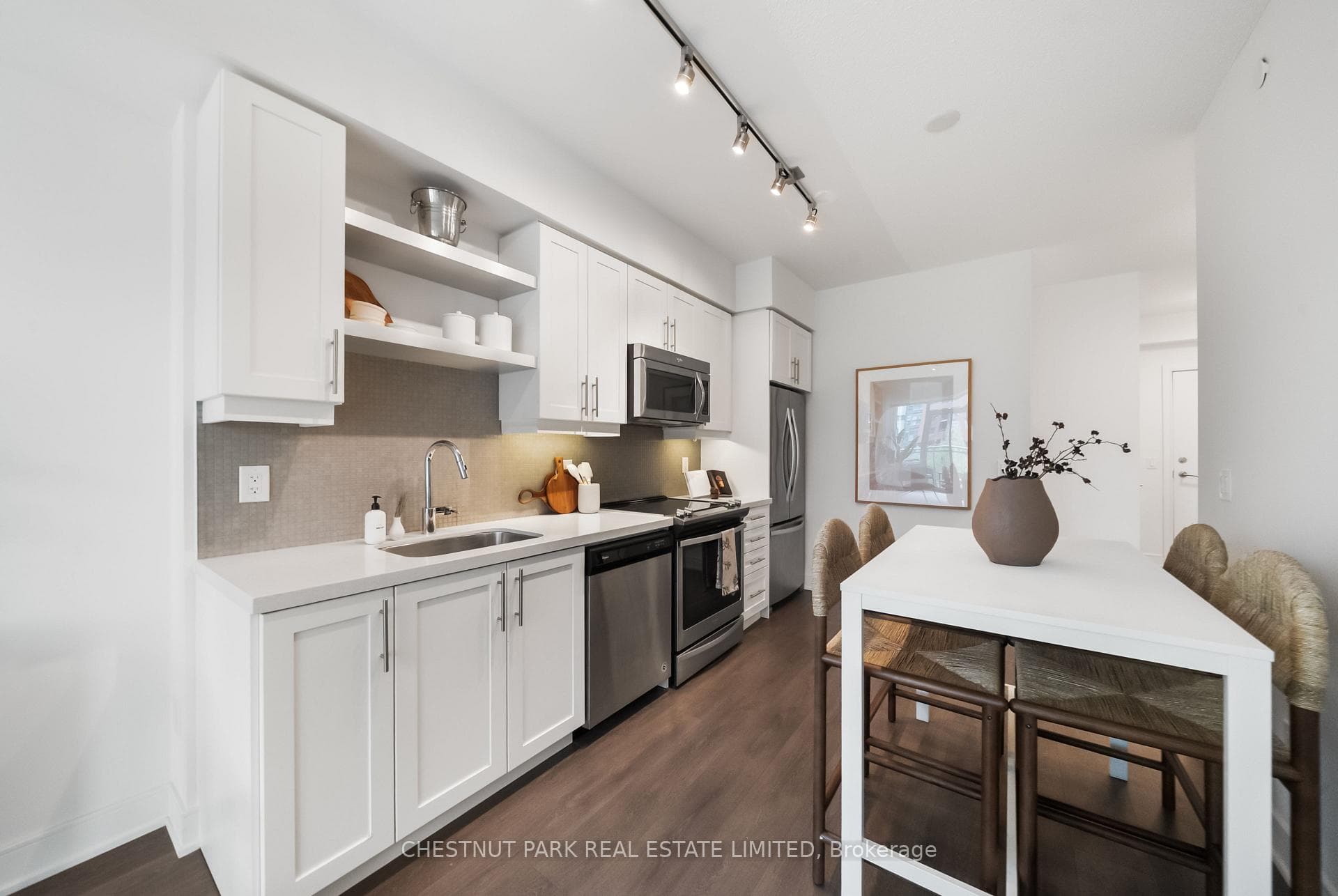 525 Adelaide Street Unit 923 photo 6
