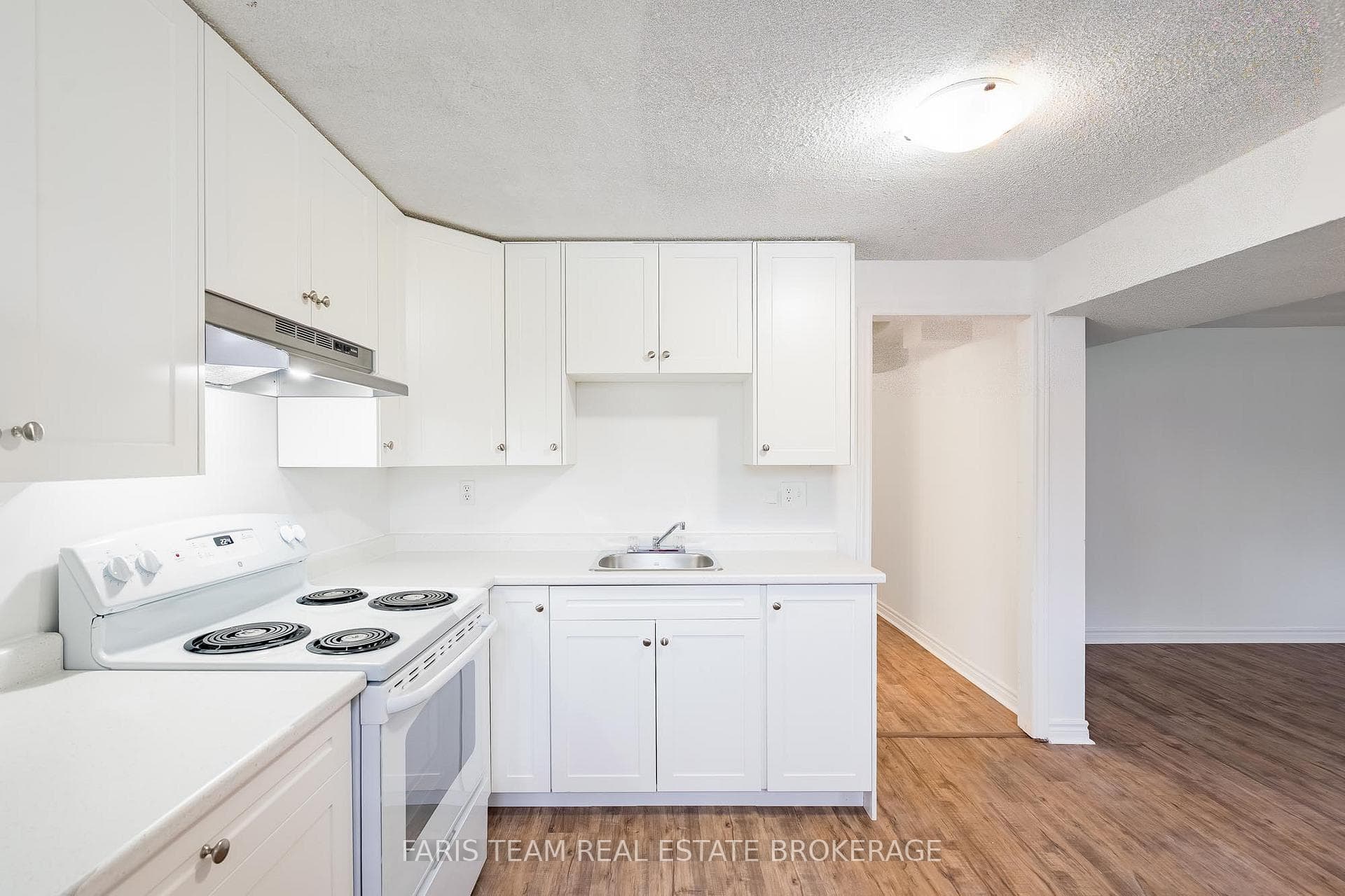 472 William Street photo 22