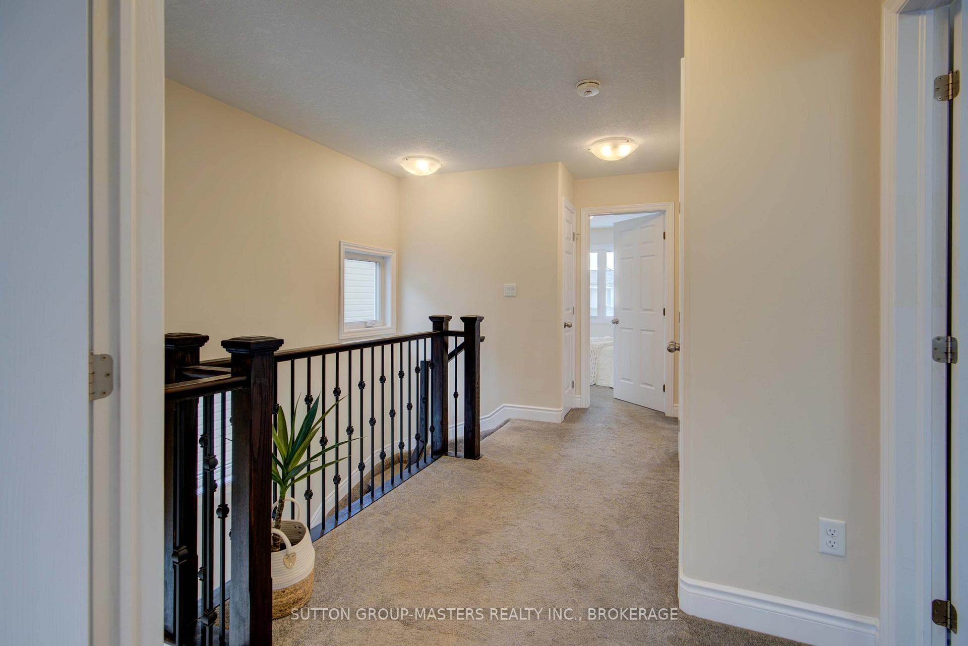 528 Beth Crescent photo 31