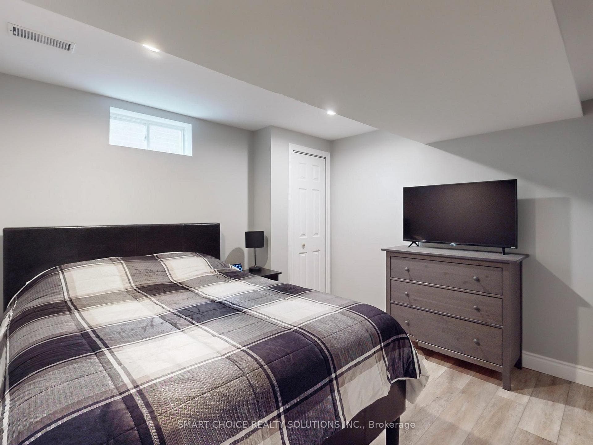 23 Elderberry Gate photo 35