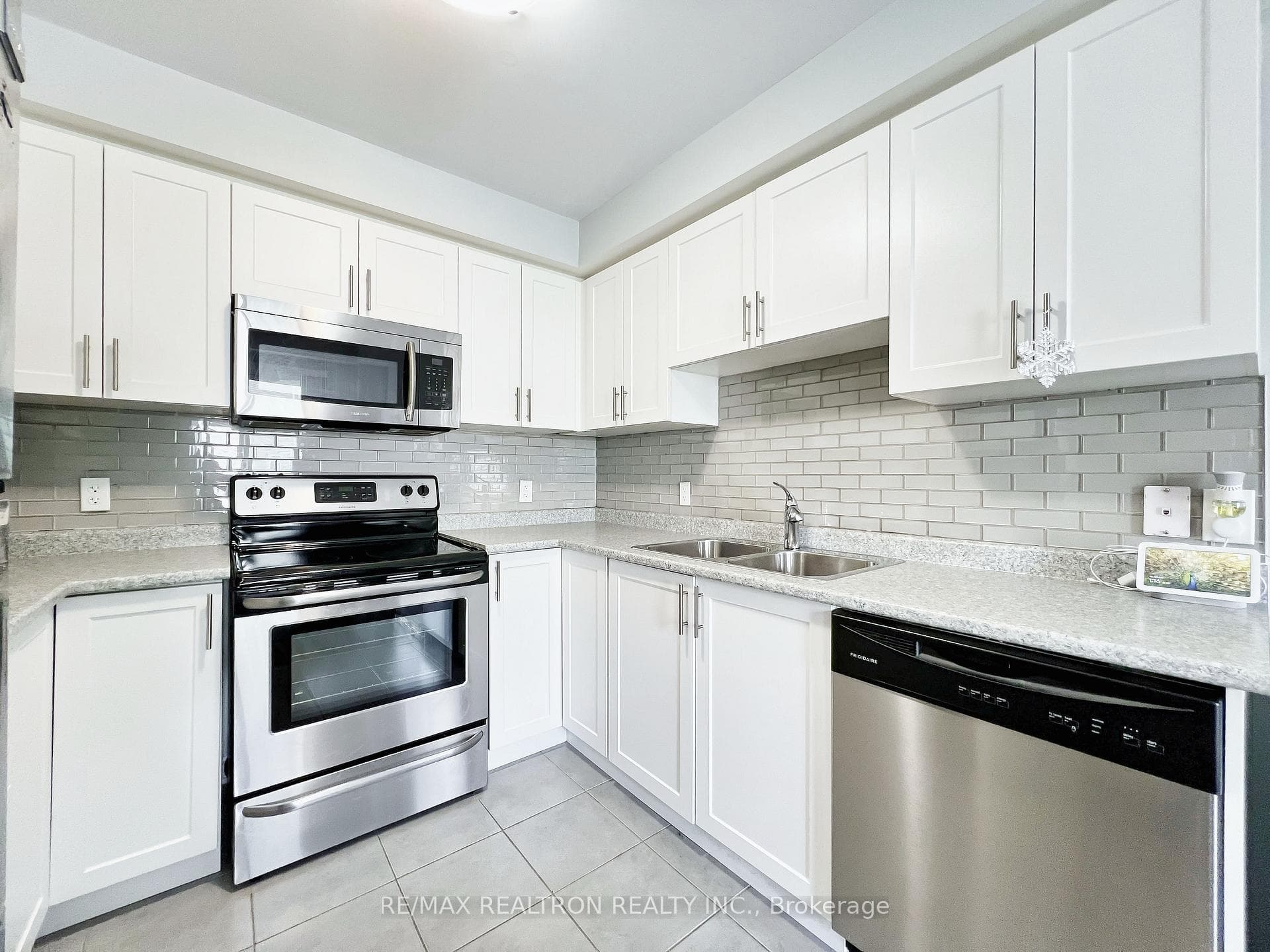 77 Far North Court photo 20